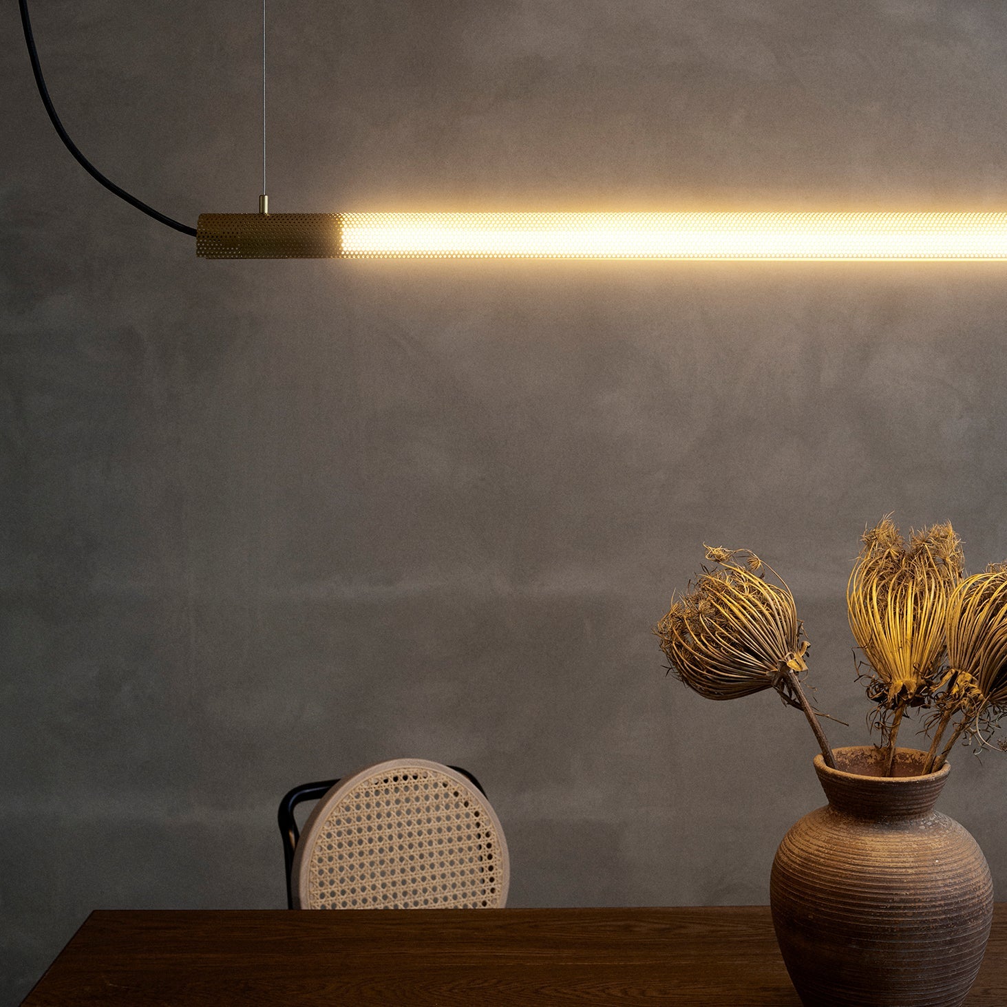 Radent pendant long brass