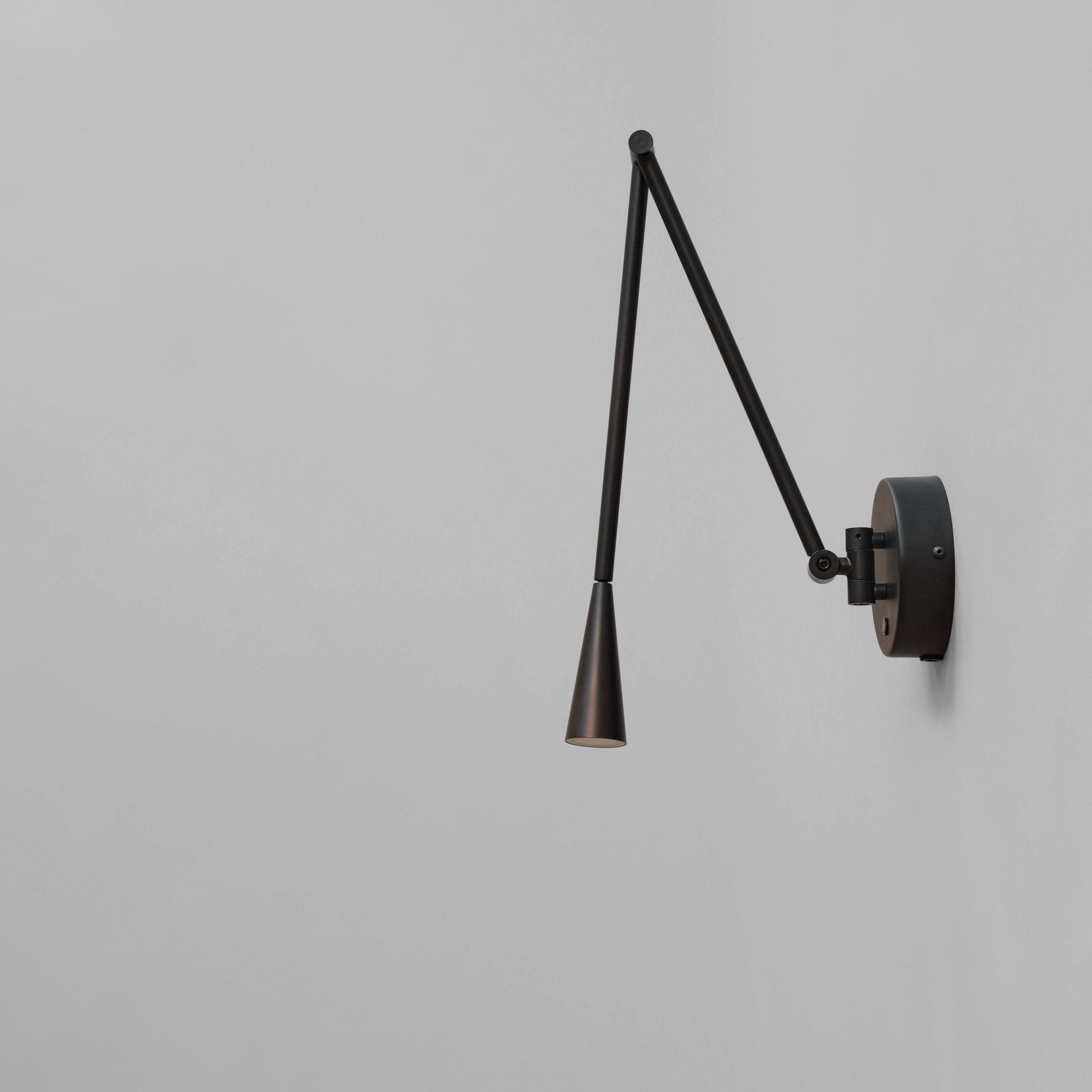 101 Copenhagen - Snake Wall Lamp - Burned Black - Wall Lamp