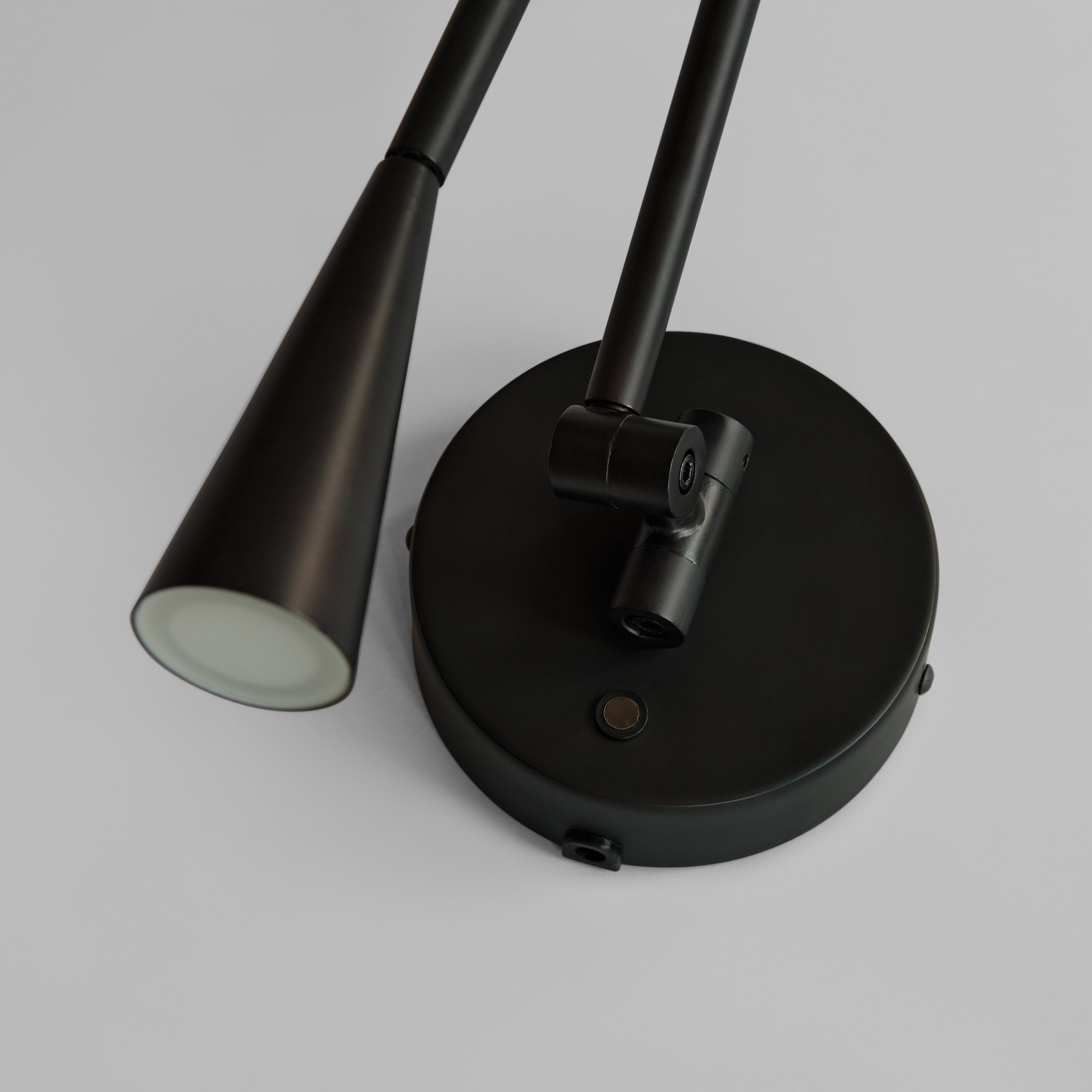 101 Copenhagen - Snake Wall Lamp - Burned Black - Wall Lamp