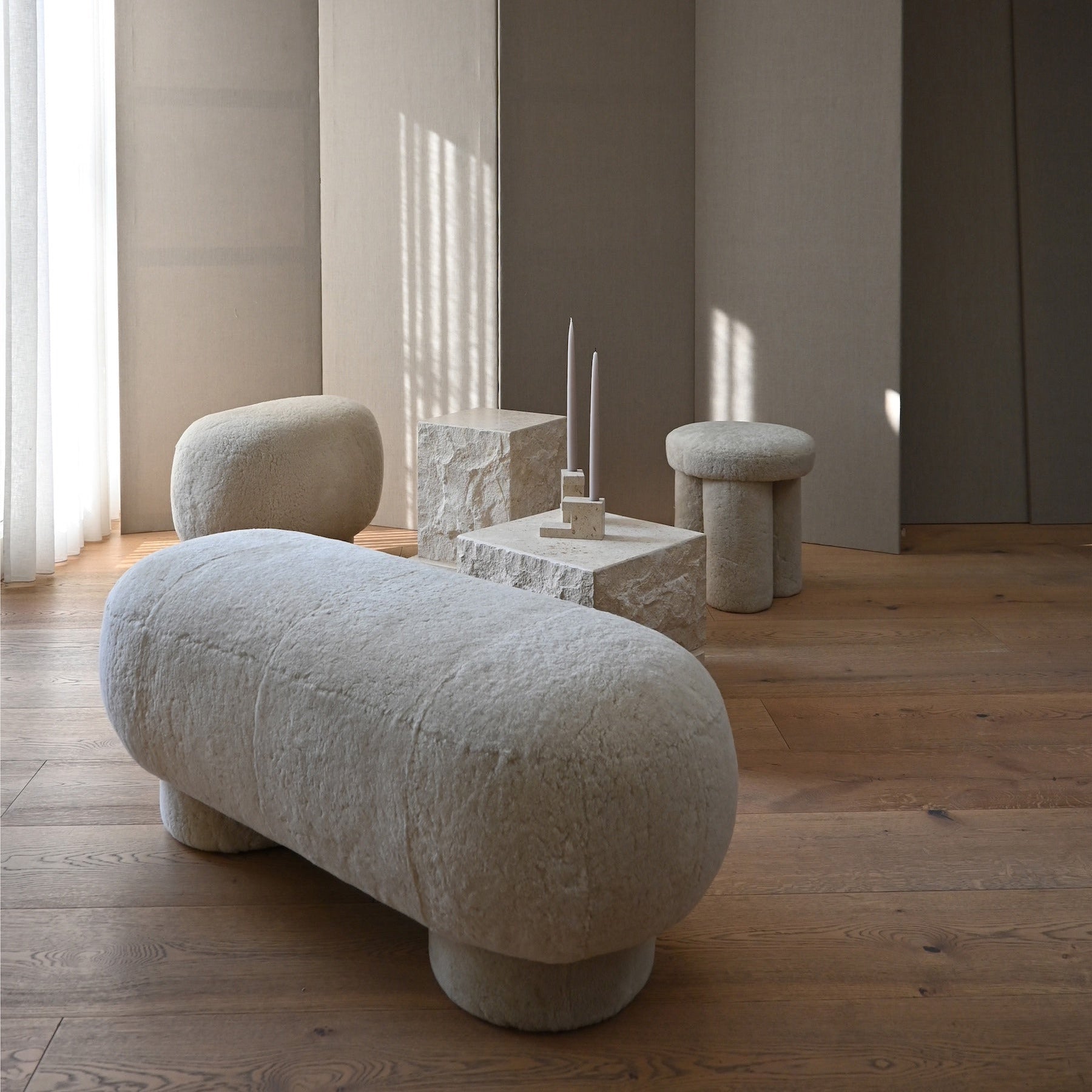 Big Foot Bench, Petit - Sandshell Sheepskin