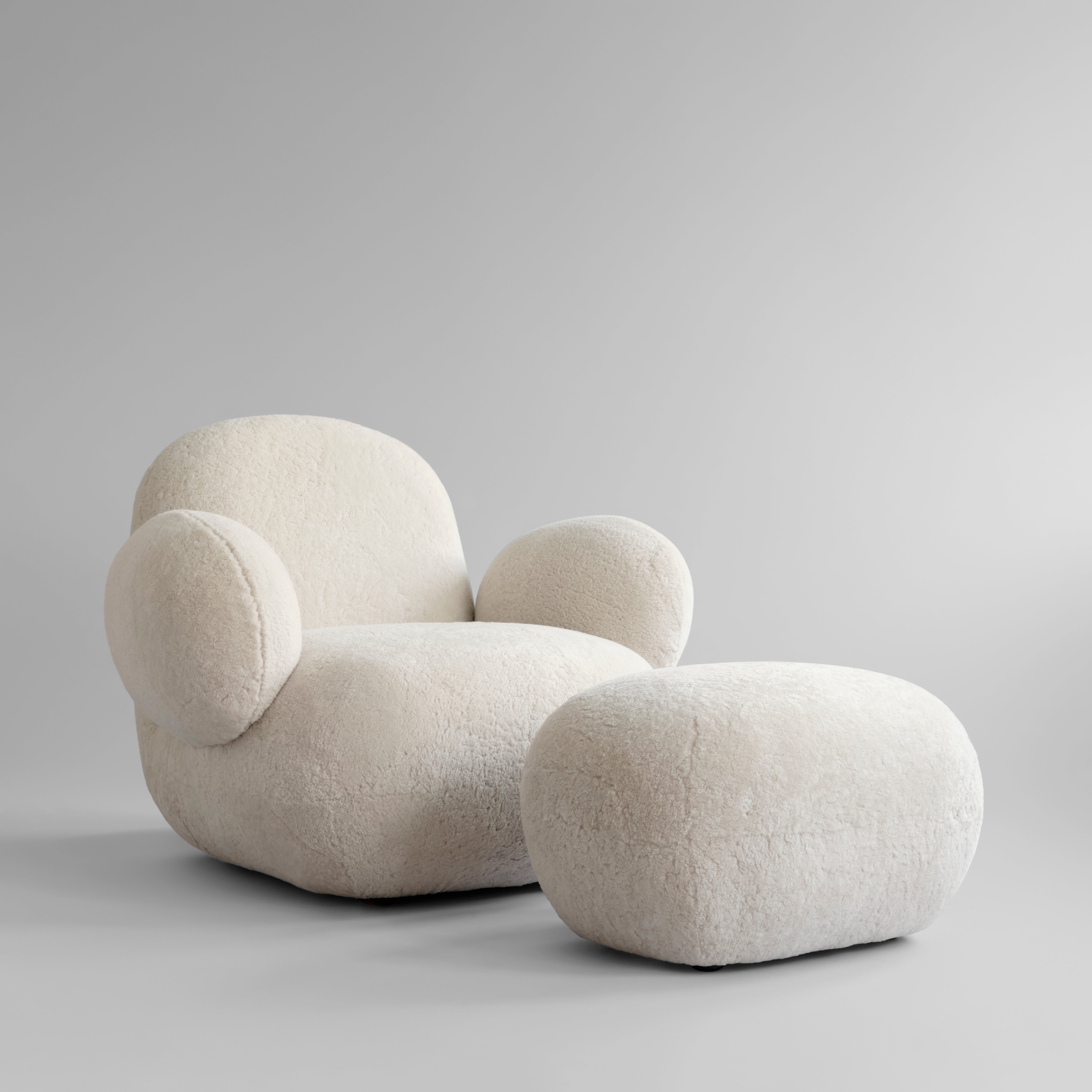 Toe Ottoman - Sandshell Sheepskin