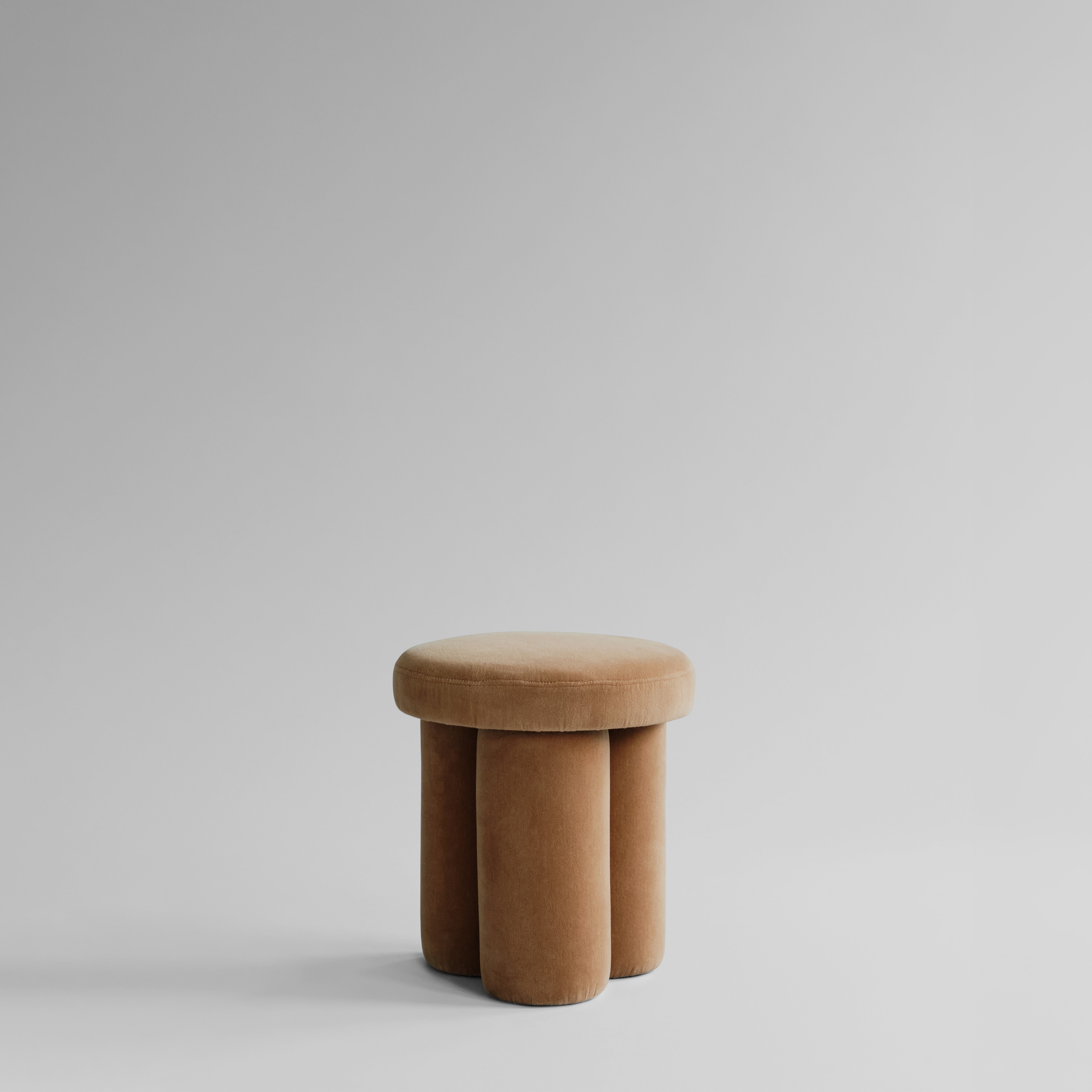 Big Foot Stool Ð Desert