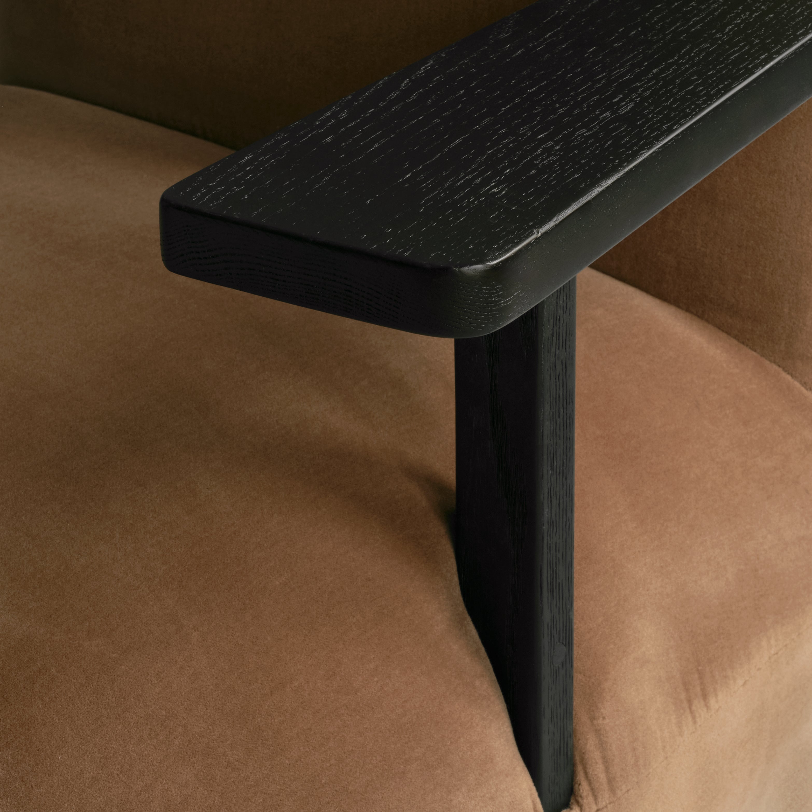 Toe Chair Armrest - Coffee Black Oak / Desert