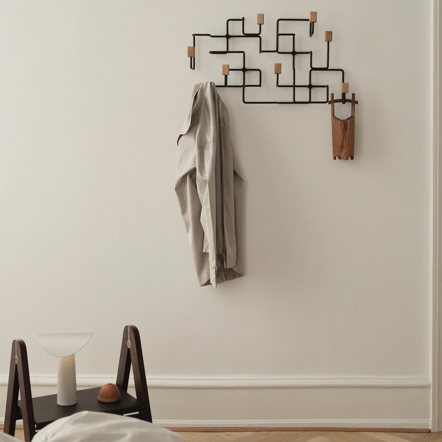 UNDERGROUND coat rack oak black *Special Order