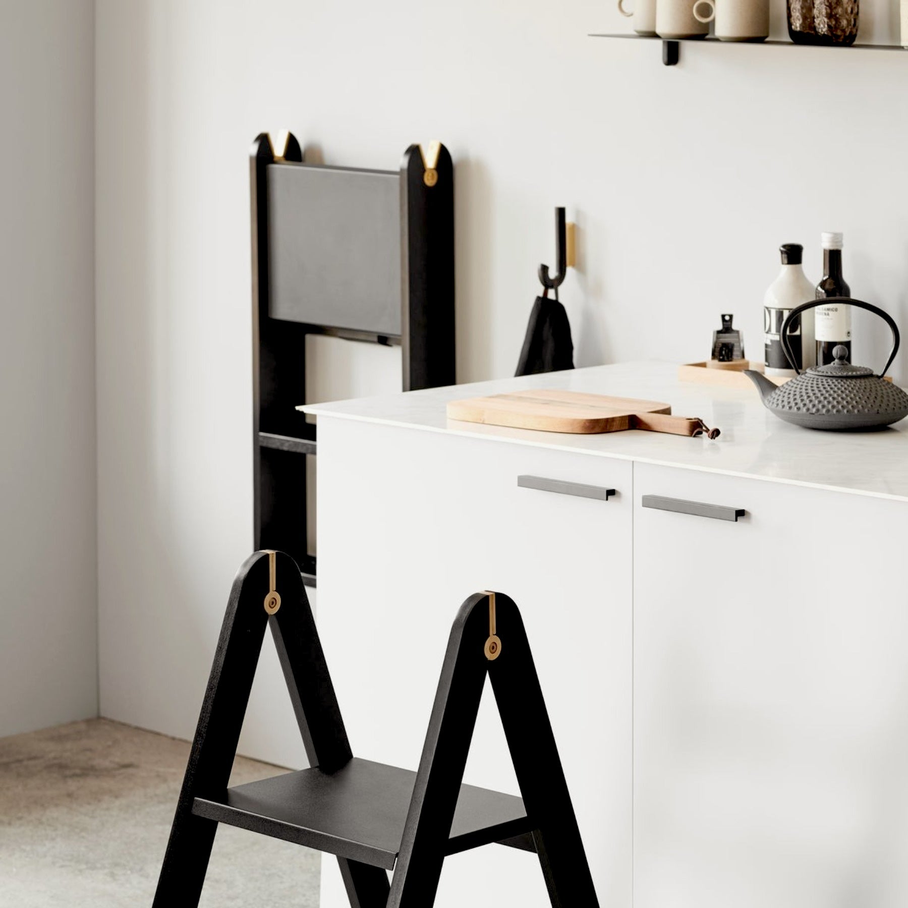 REECH Step Ladder, Black