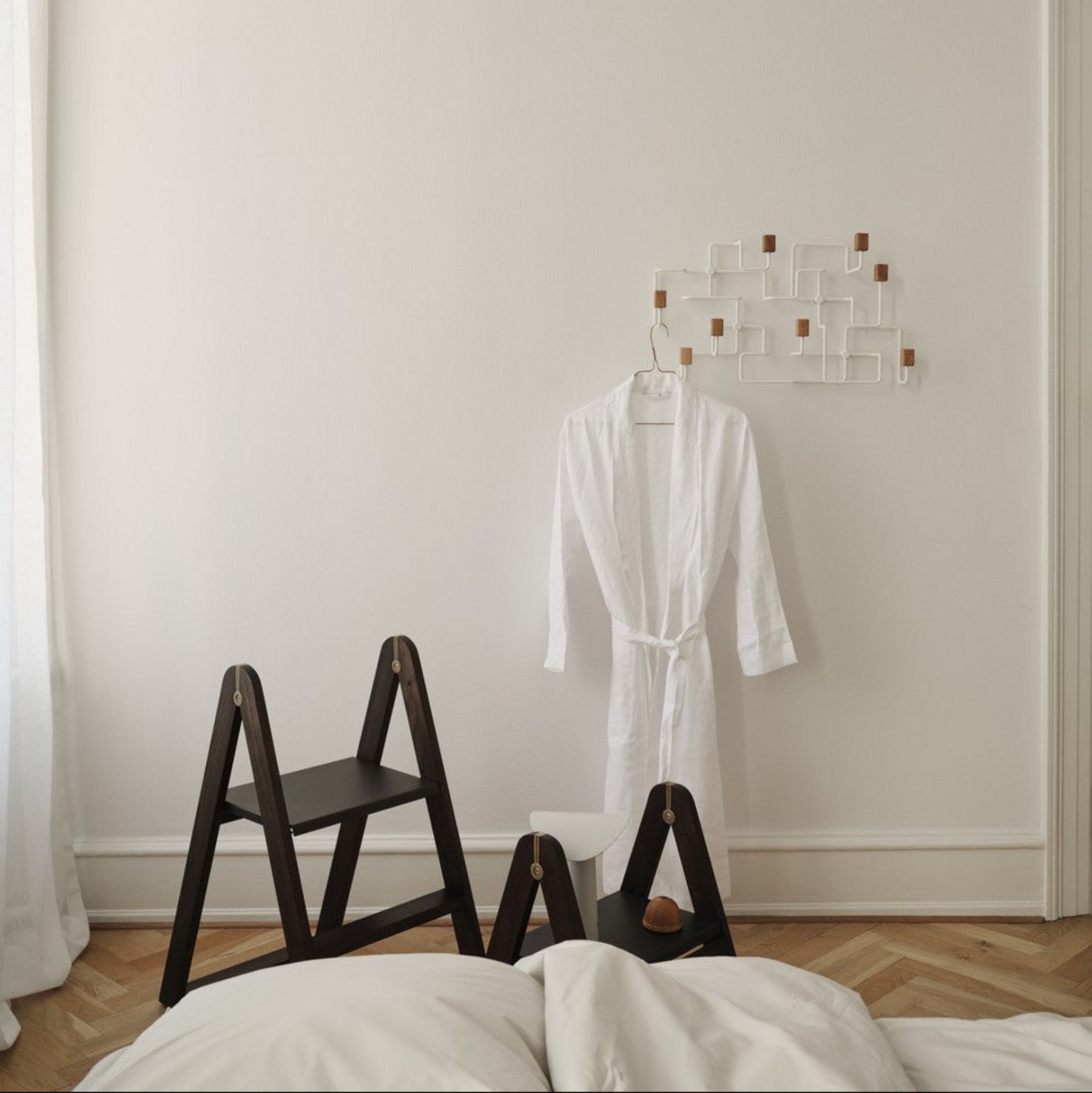 REECH Step Stool, Dark Ash