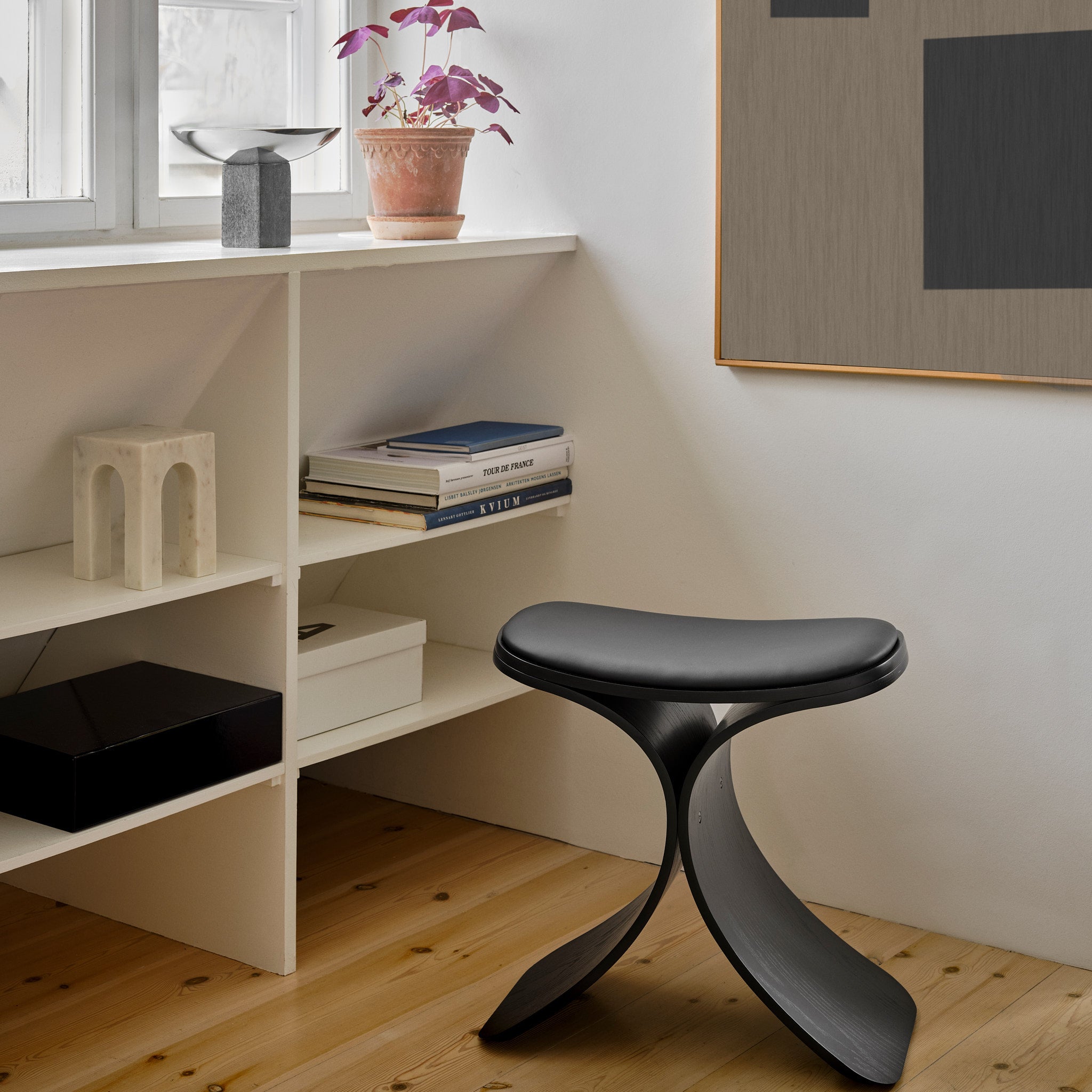 Luno Stool black oak/ black leather