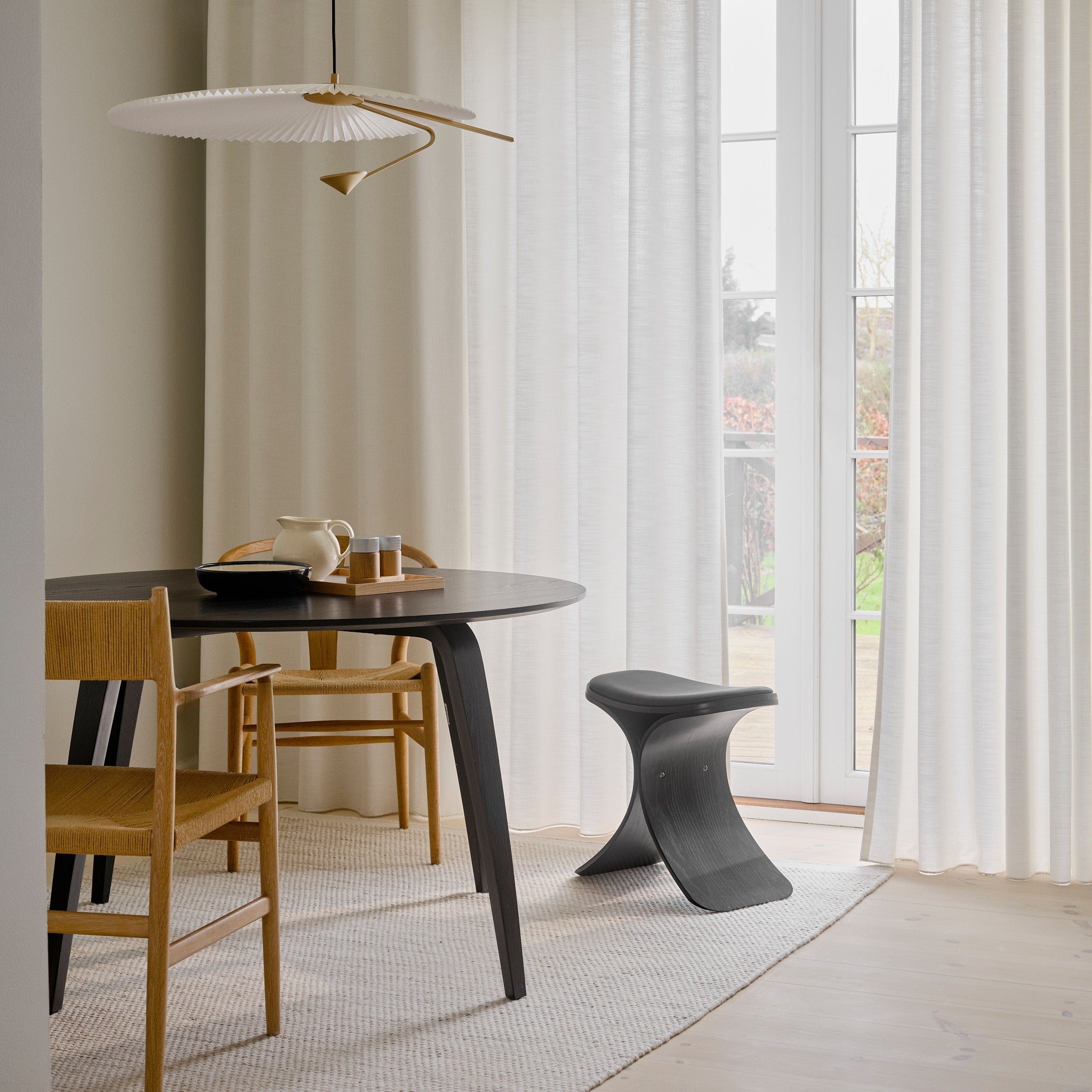 Luno Stool black oak/ black leather