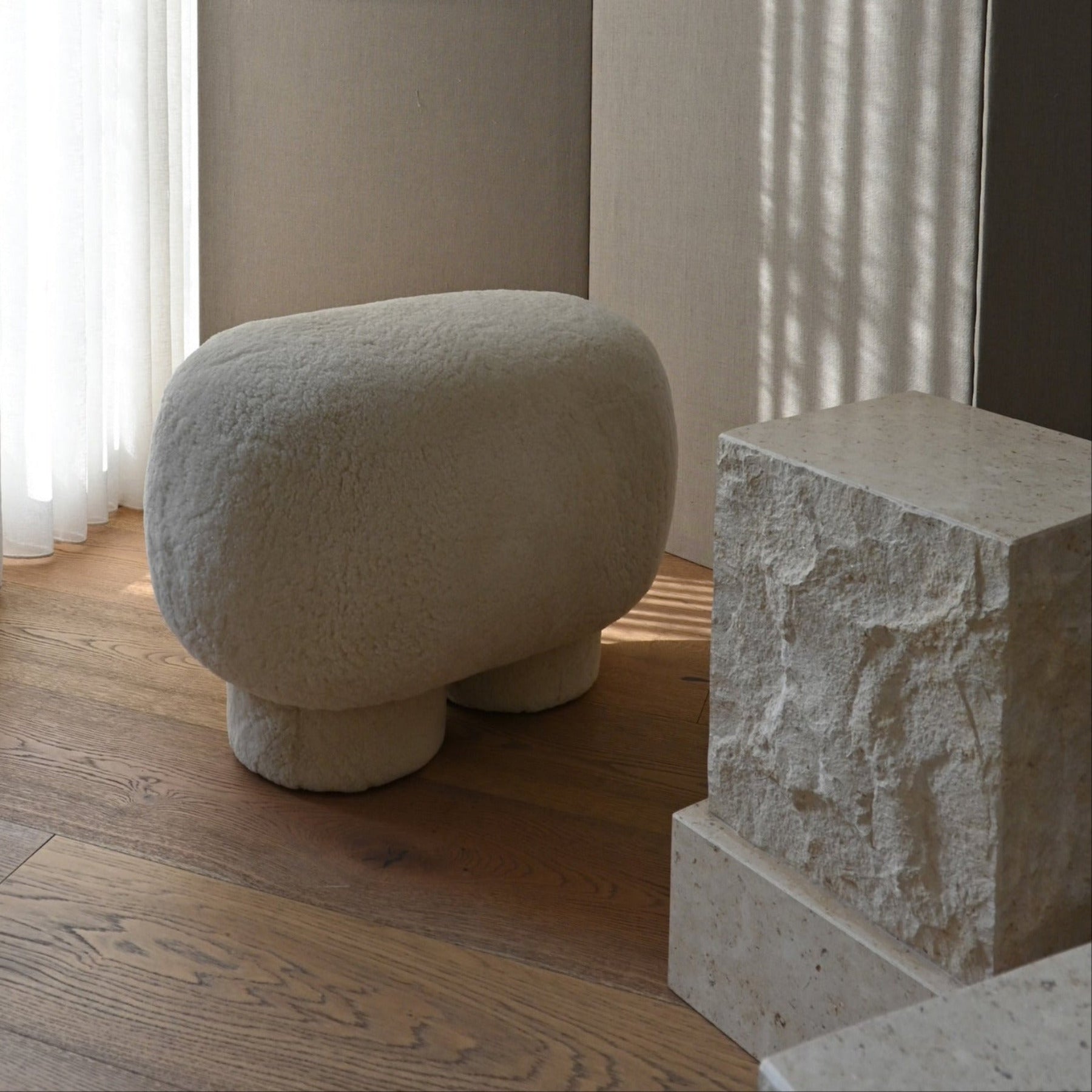 Big Foot Bench, Petit - Sandshell Sheepskin