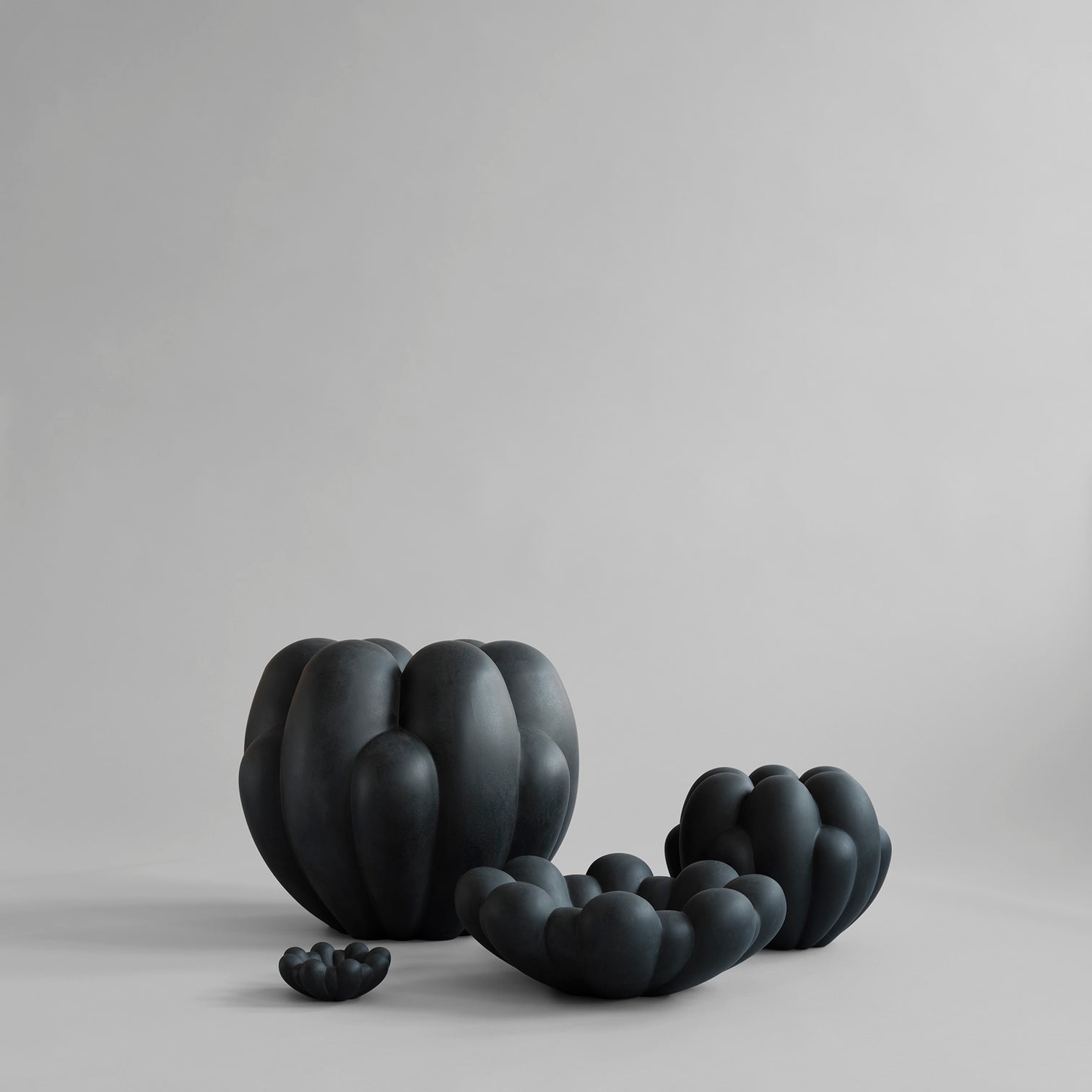 Bloom Vase, Big - Black