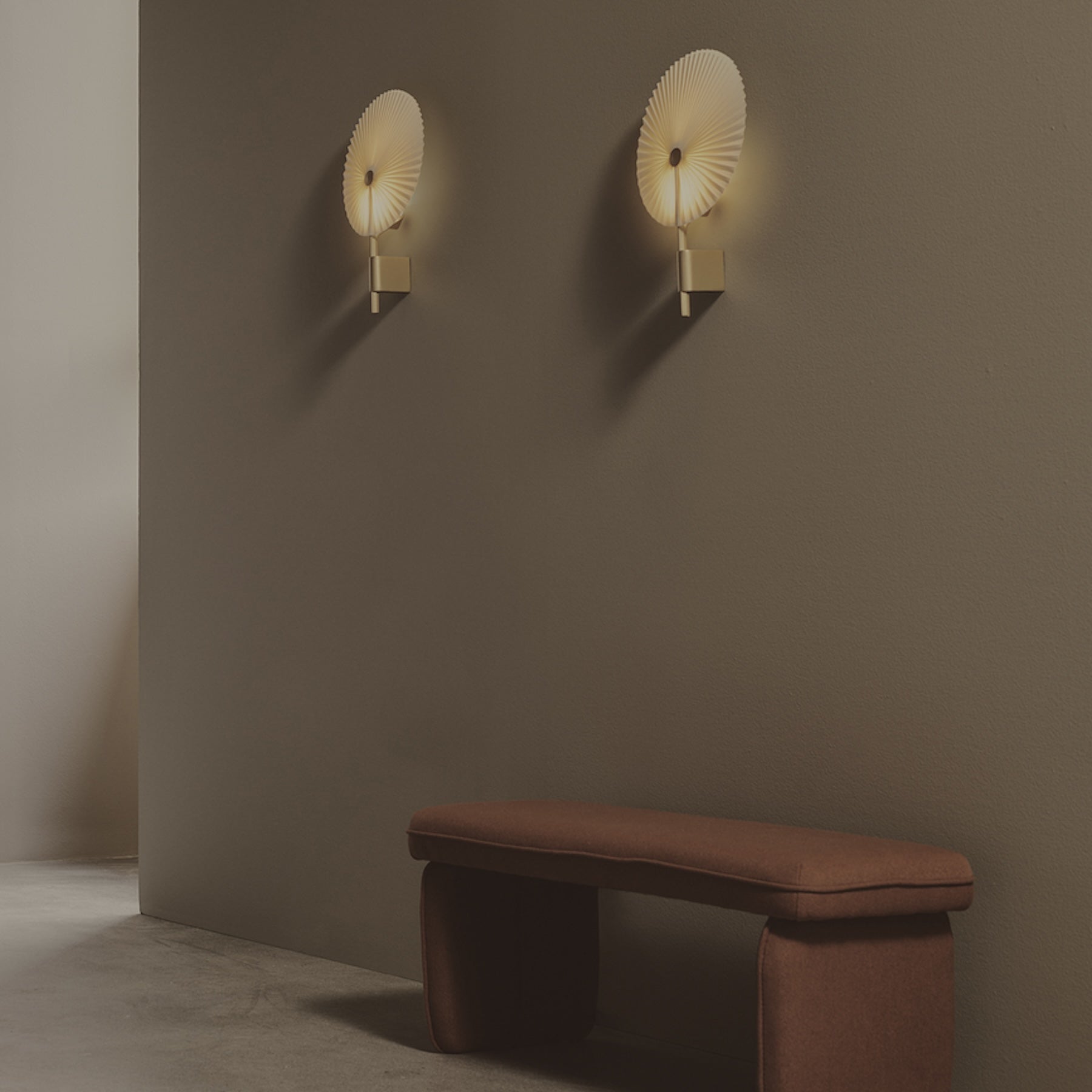 LIRIS Wall Sconce Light, Brass