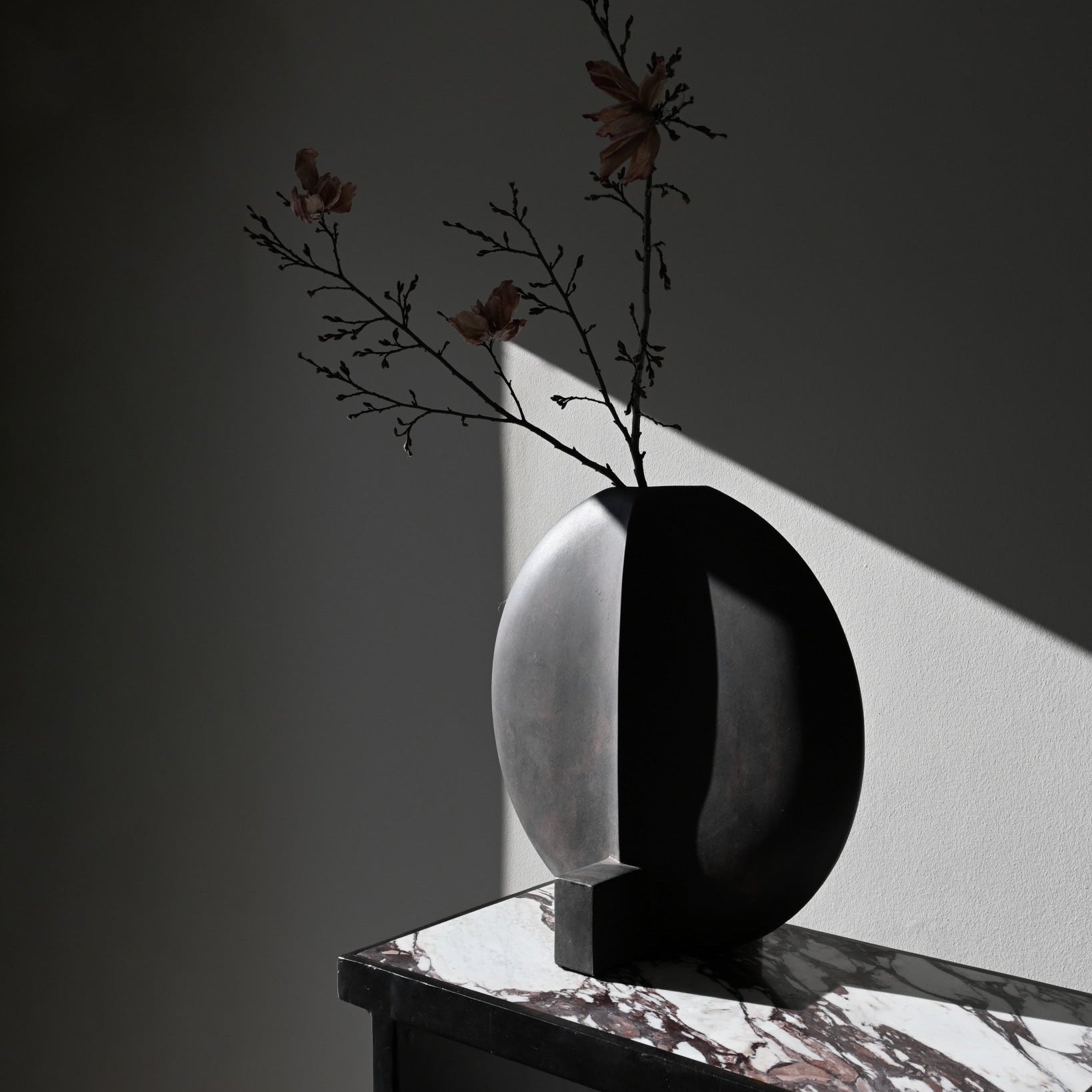 Arc Console - Calacatta - 101 CPH