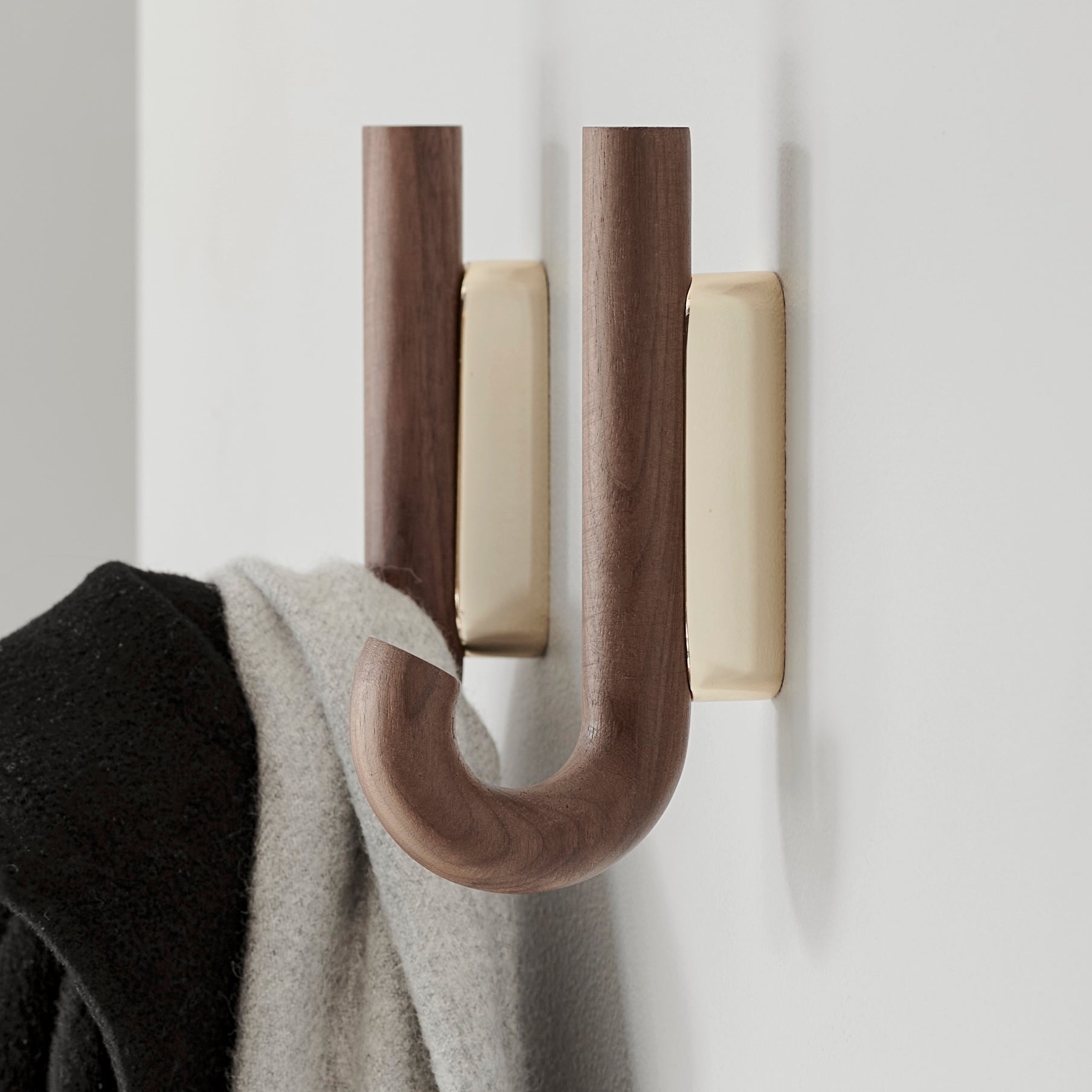 HOOK Mini, walnut-brass *Pre-order