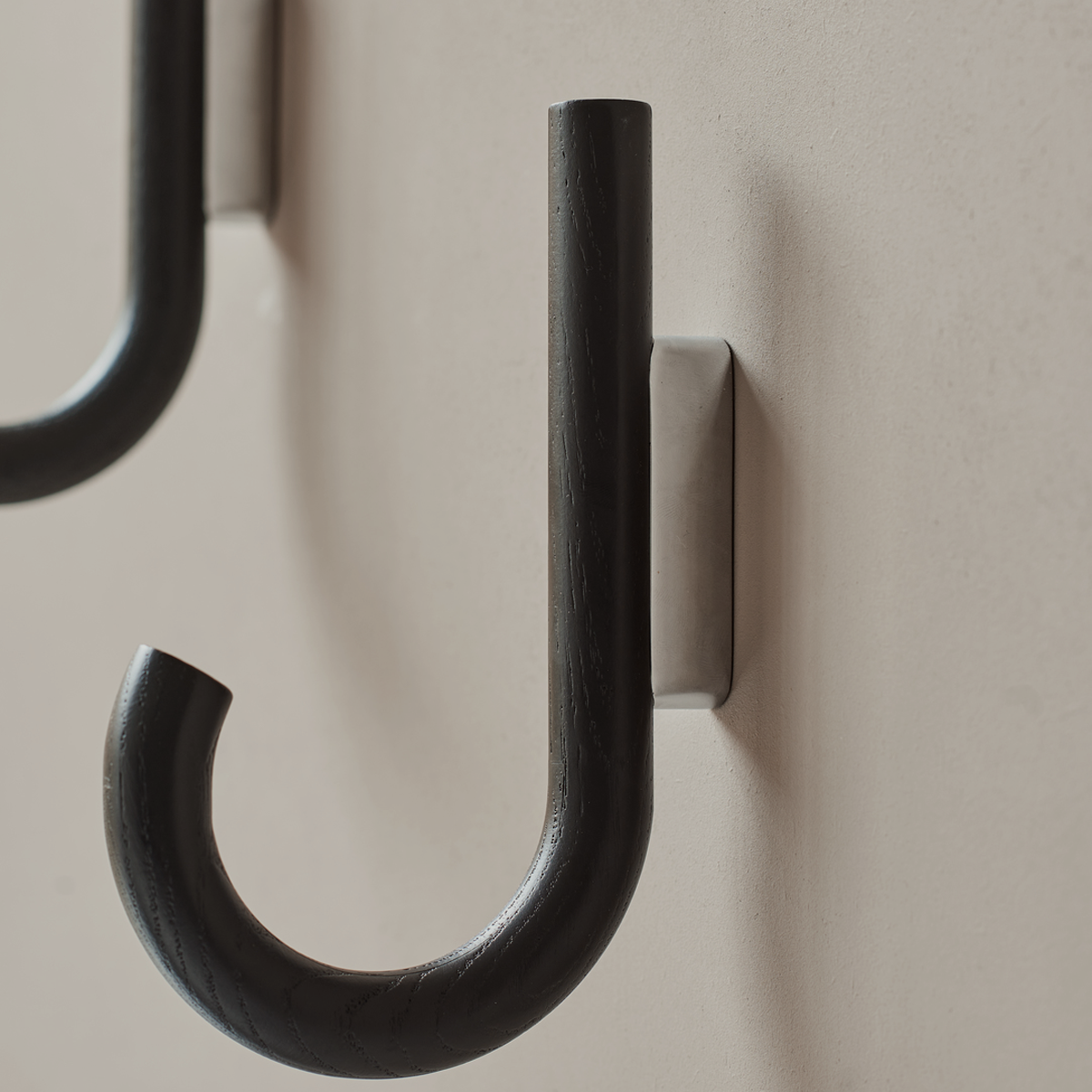 HOOK Big,  black oak-chrome