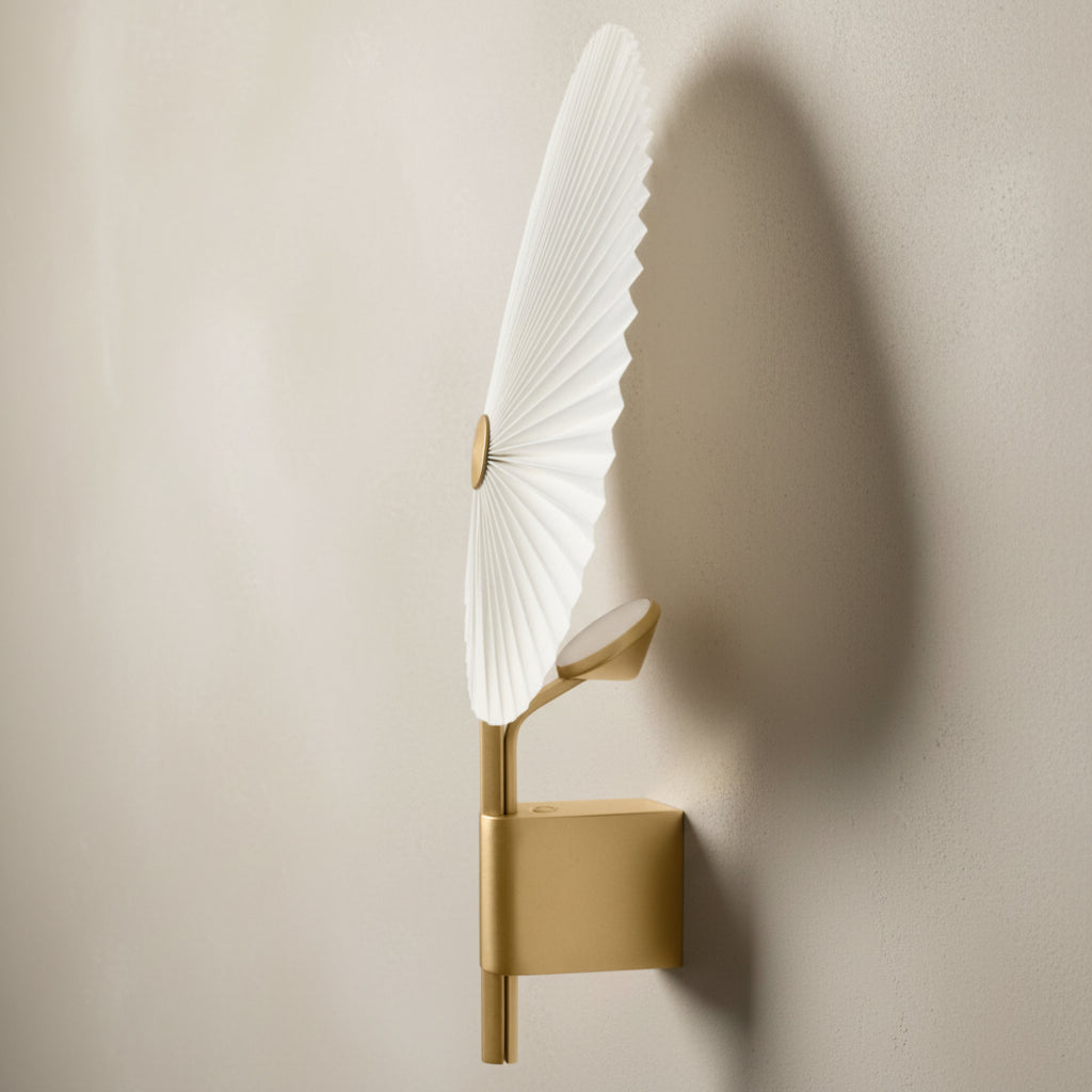 LIRIS Wall Sconce Light, Brass