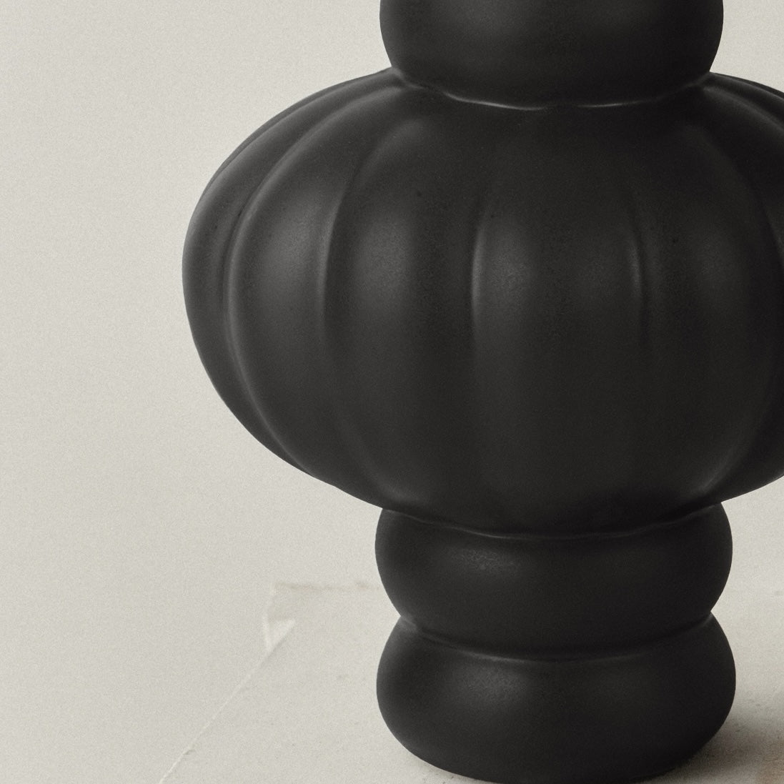 Balloon Vase 08 Ink Black