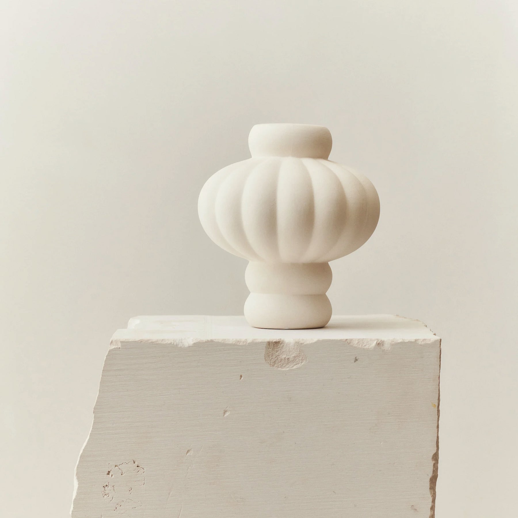 Balloon Vase 02 Raw White