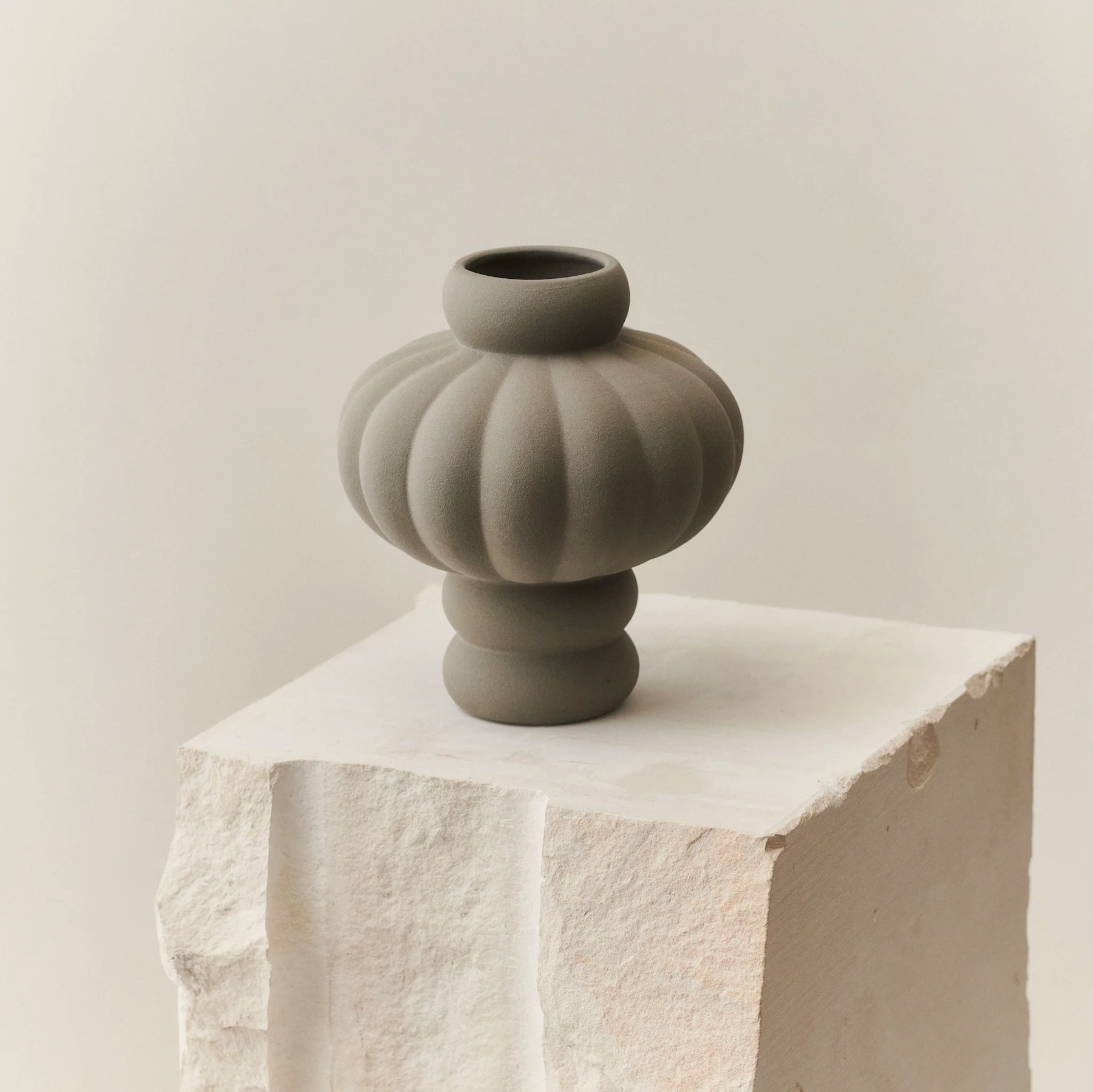Balloon Vase 02 Sanded Grey
