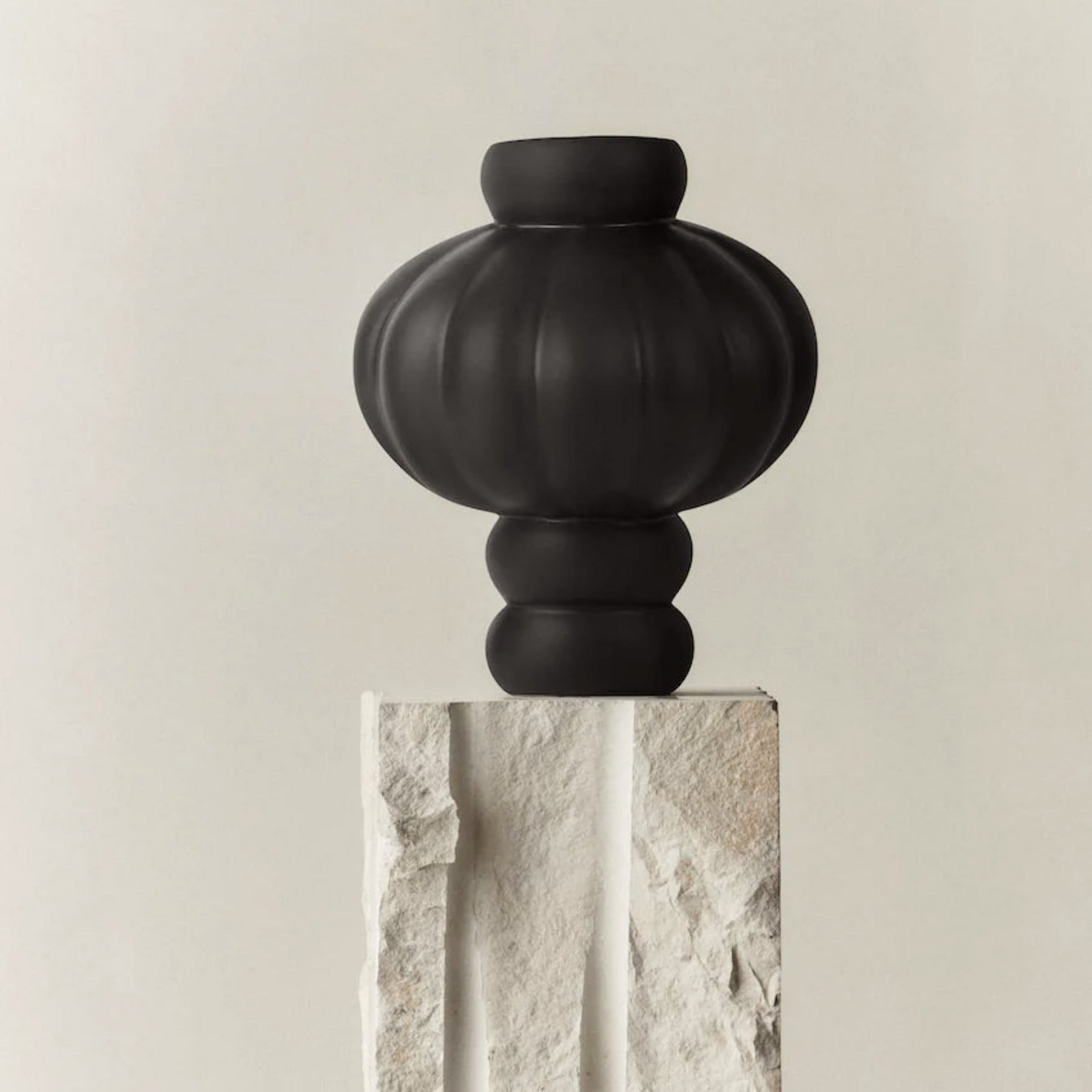 Balloon Vase 03 Ink Black