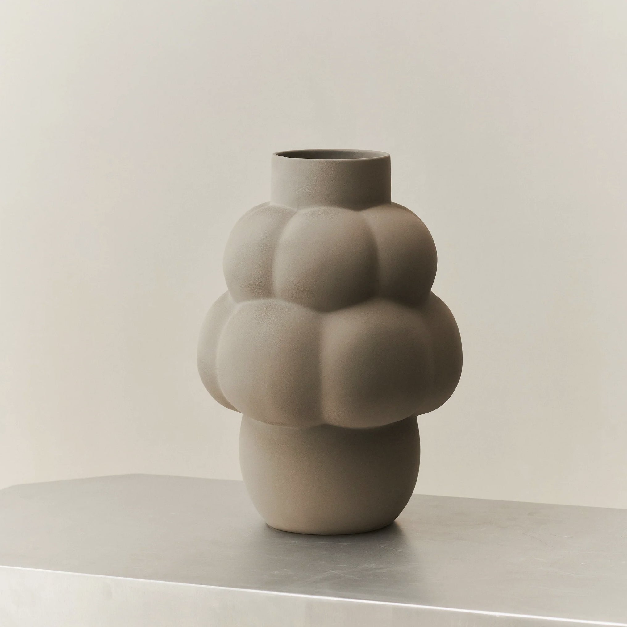 Balloon Vase 04 Sanded Grey