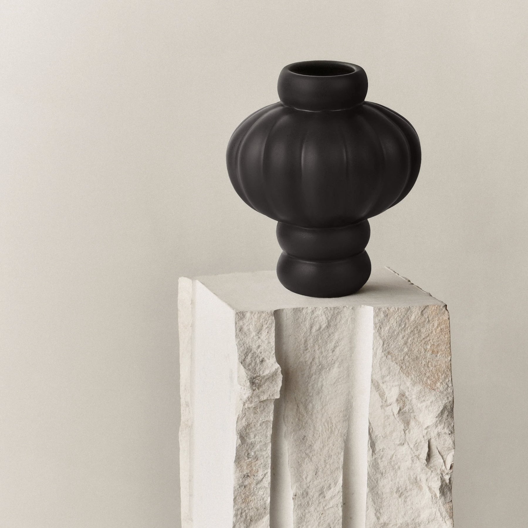 Balloon Vase 08 Ink Black