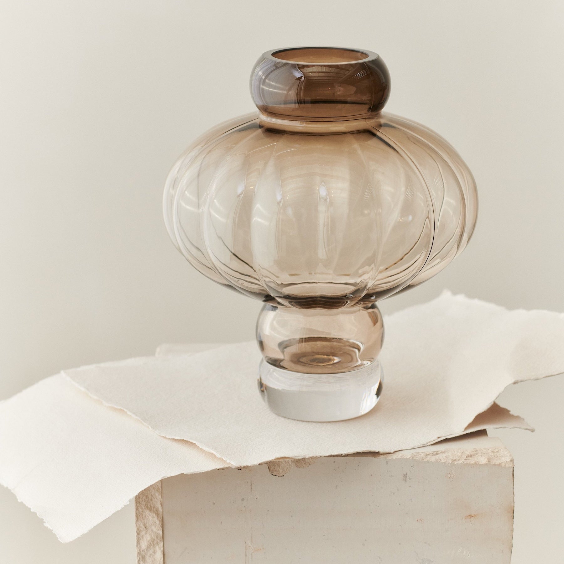 Balloon Vase 02 Smoke