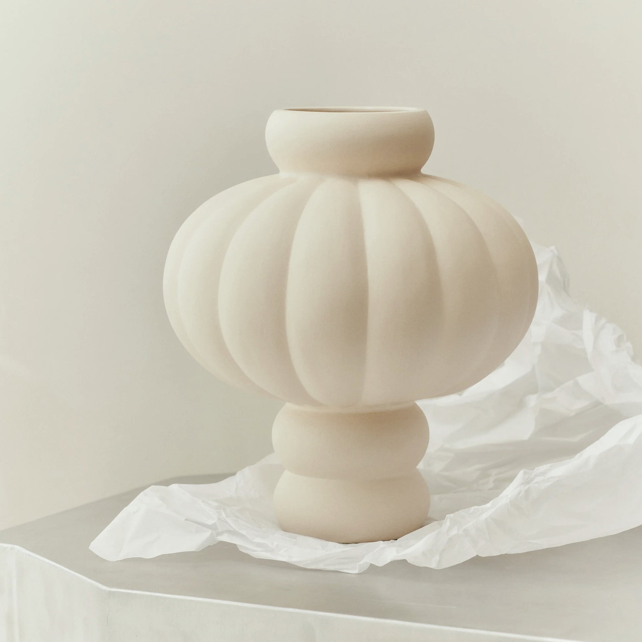 Balloon Vase 08 Raw White
