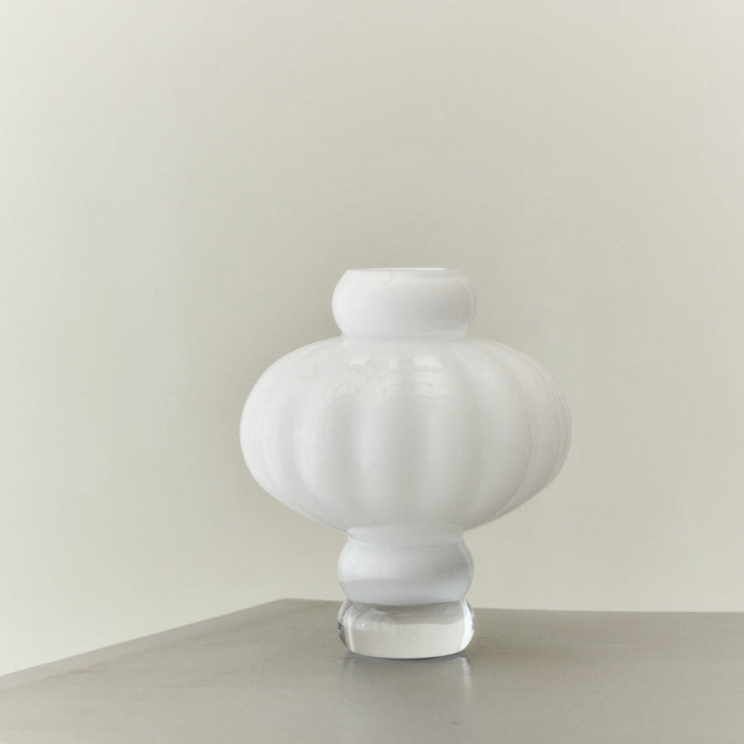 Balloon Vase 02 Opal White