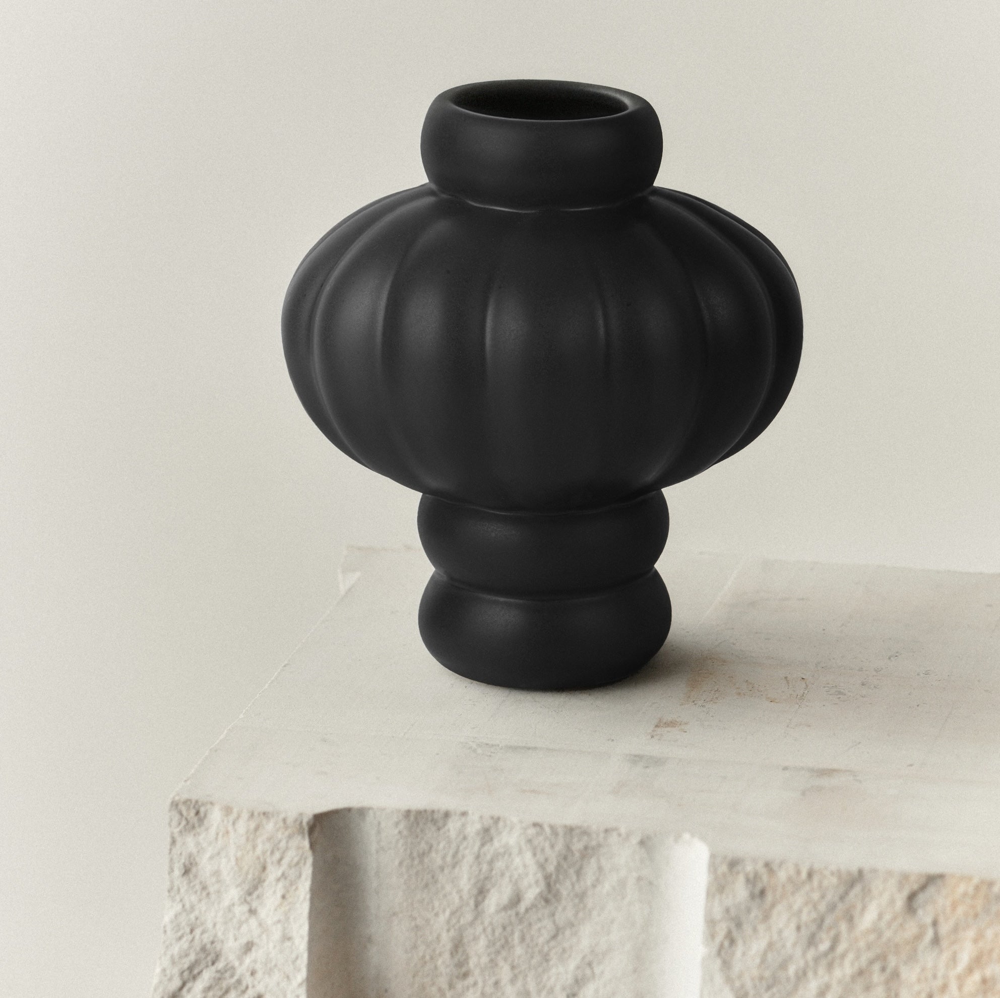 Balloon Vase 02 Ink Black