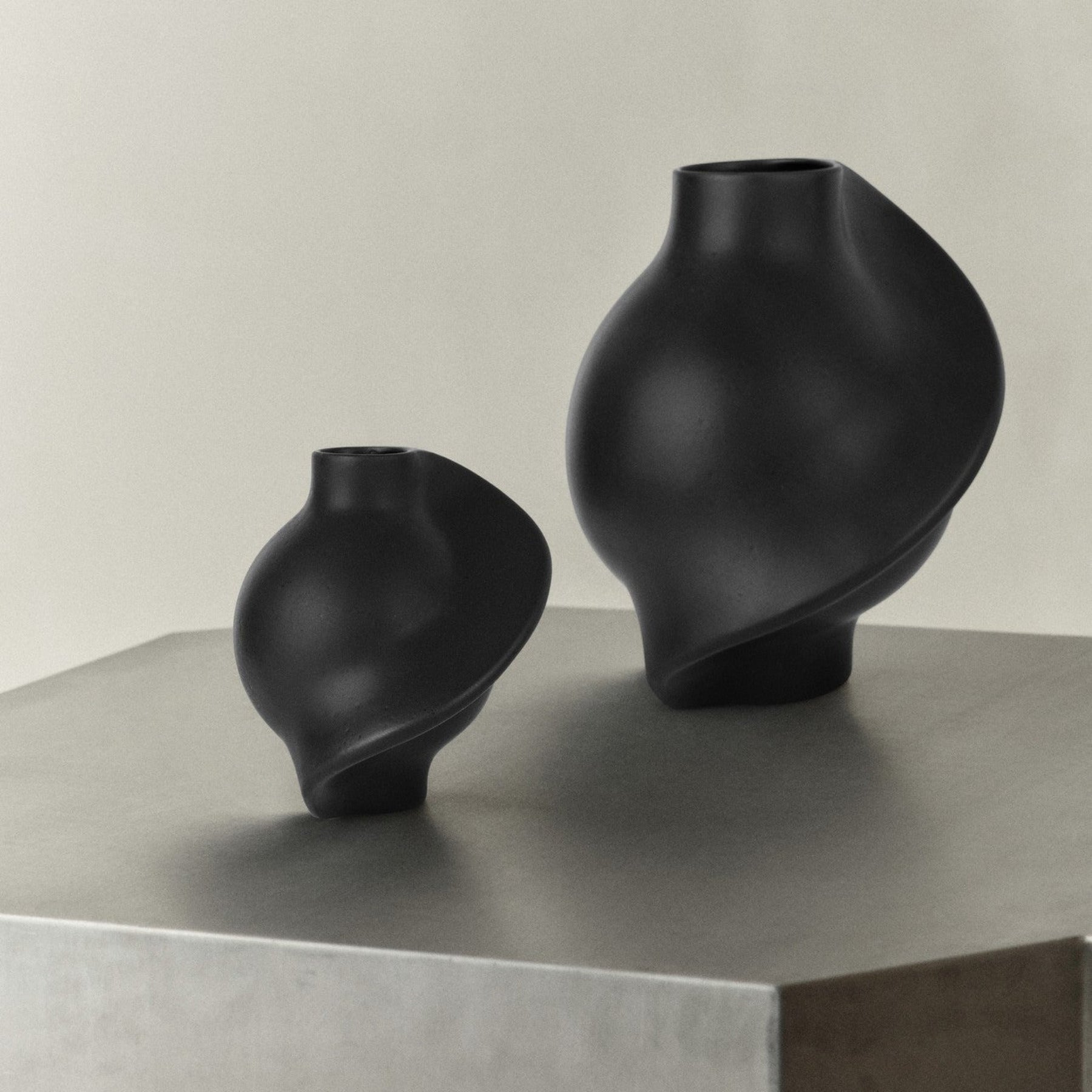Ceramic Pirout Vase 01 Ink Black