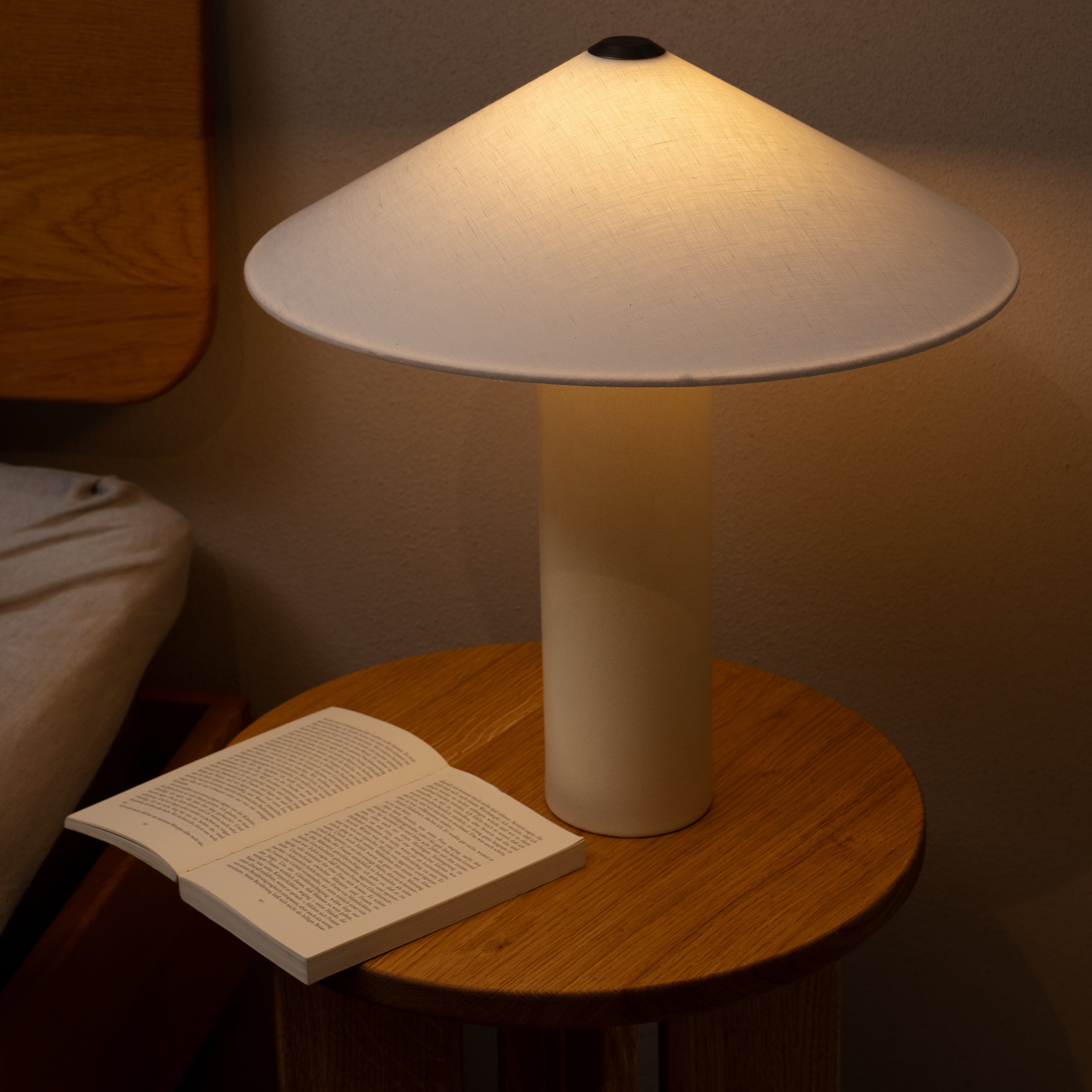 FUTÉ TABLE LIGHT 400