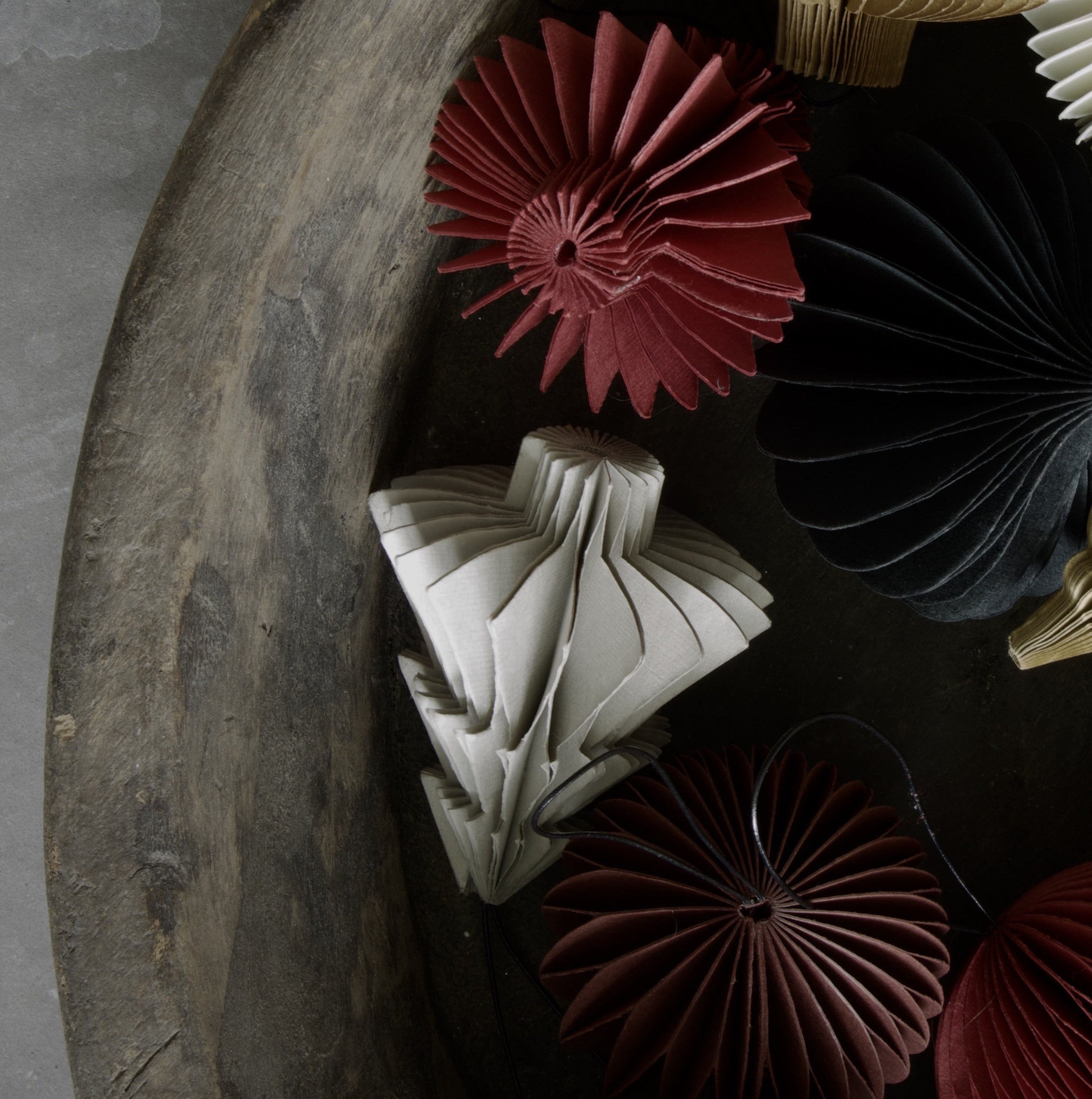 SUSTAIN folding ornament, jewel black (set of 6)