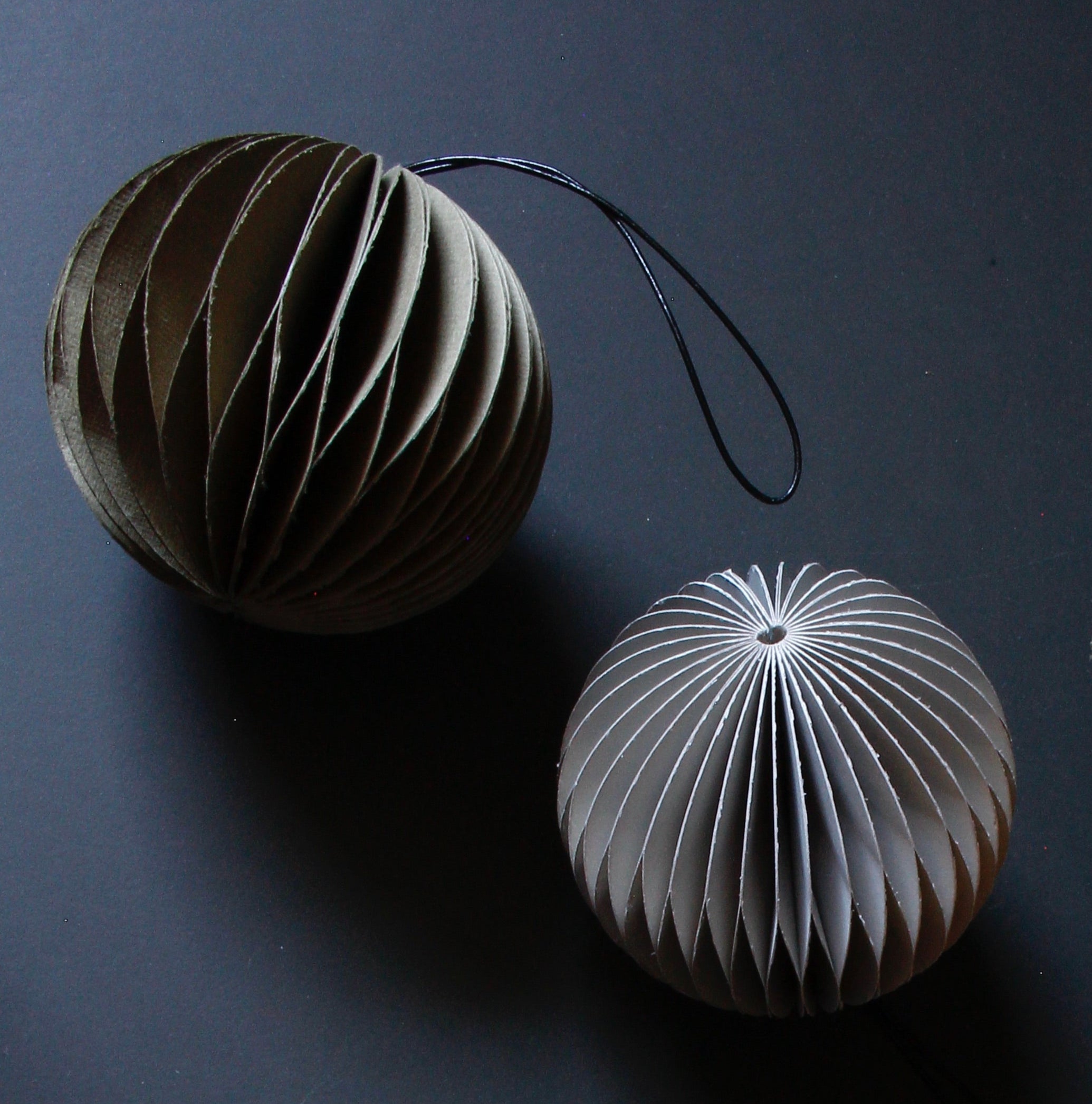 Holiday Ornament - Mega scoop, nude grey (set of 6)