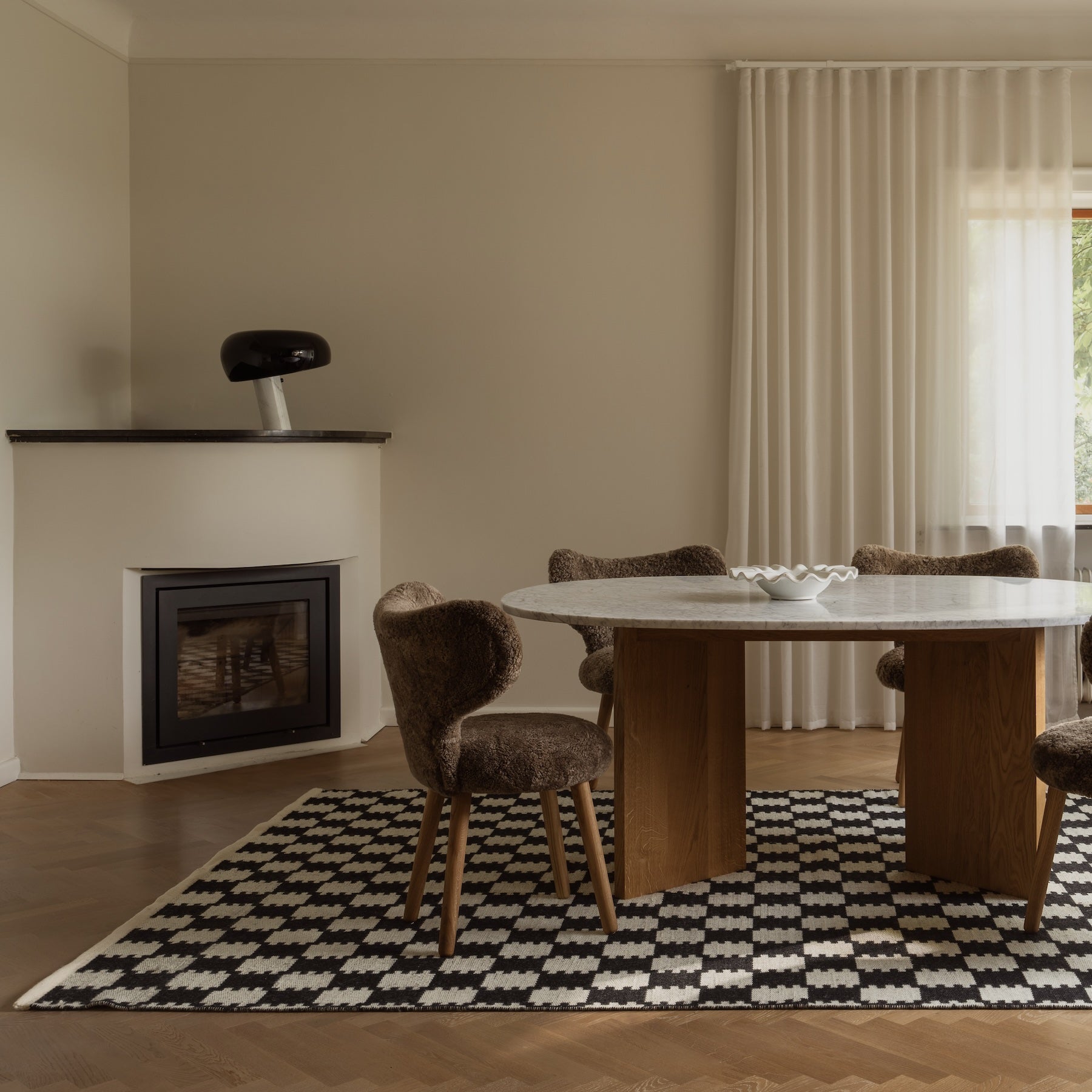 Vibeke Klint Rug VK-5 black/white - 3 Standard Sizes