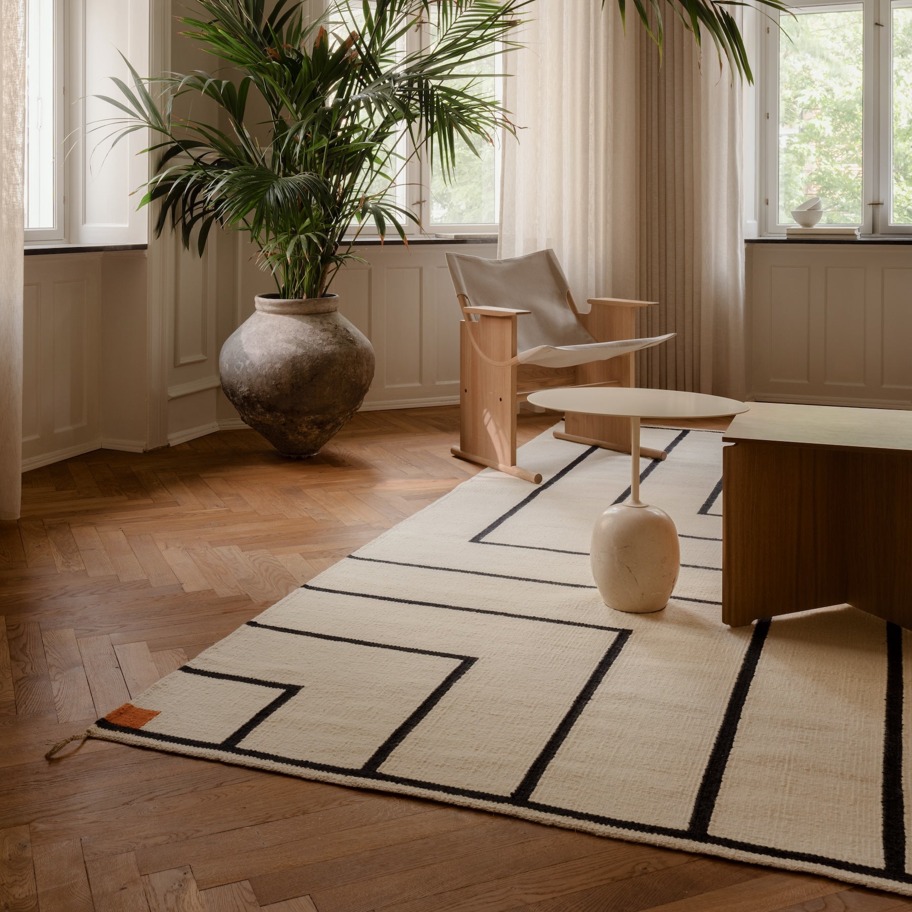 VK-1 Rug Off-White and Black - 3 Standard Sizes