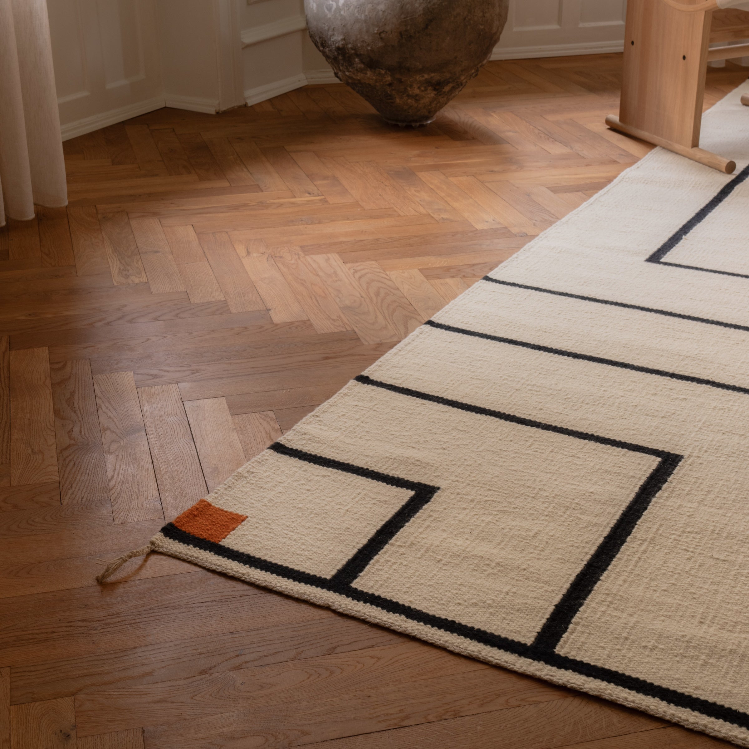 VK-1 Rug Off-White and Black - 3 Standard Sizes