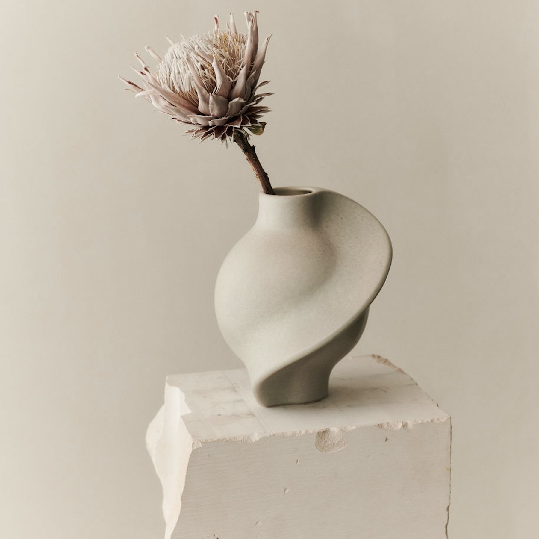 Ceramic Pirout Vase 01 Vintage Glaze