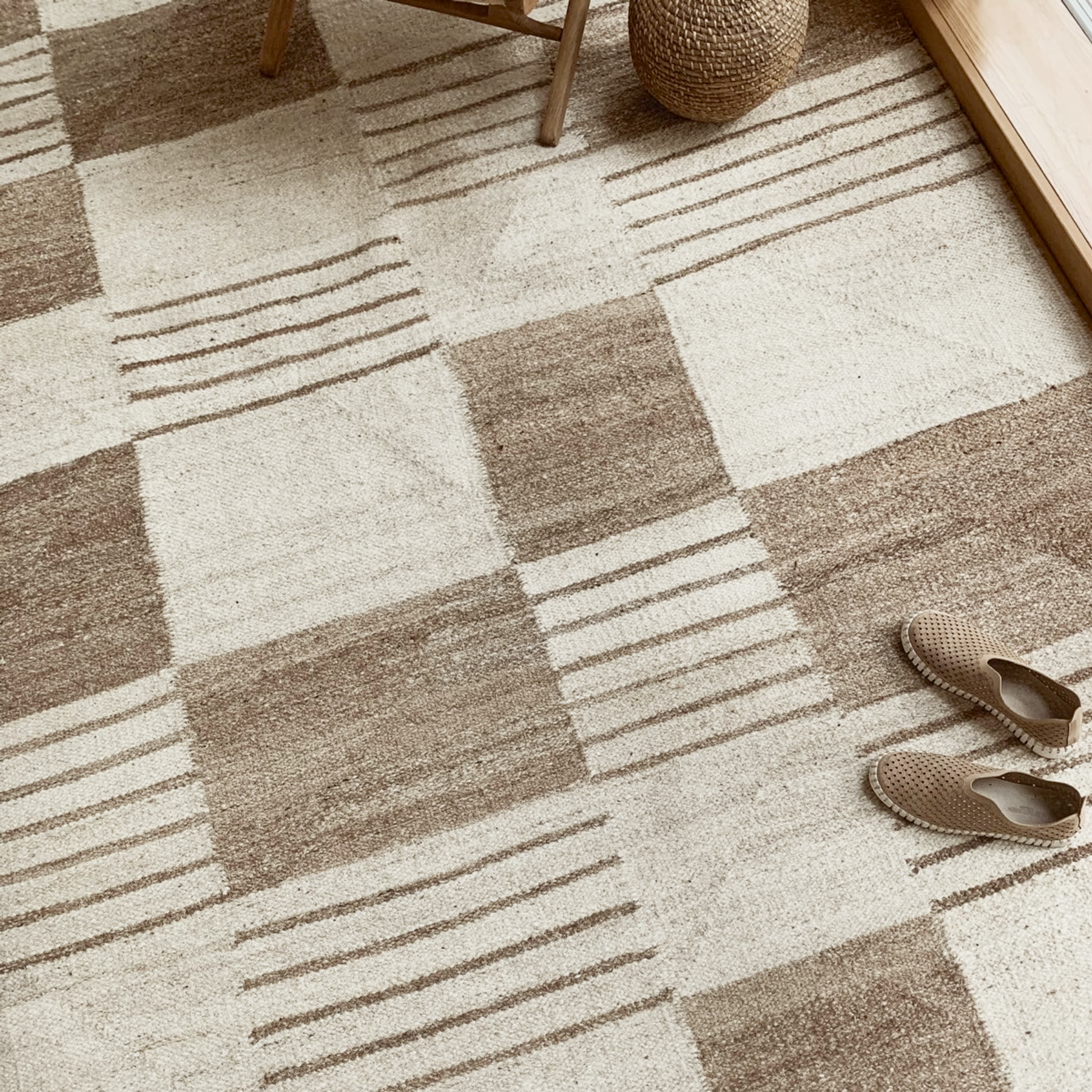 Palsta, White + Brown - Hand Woven Rug