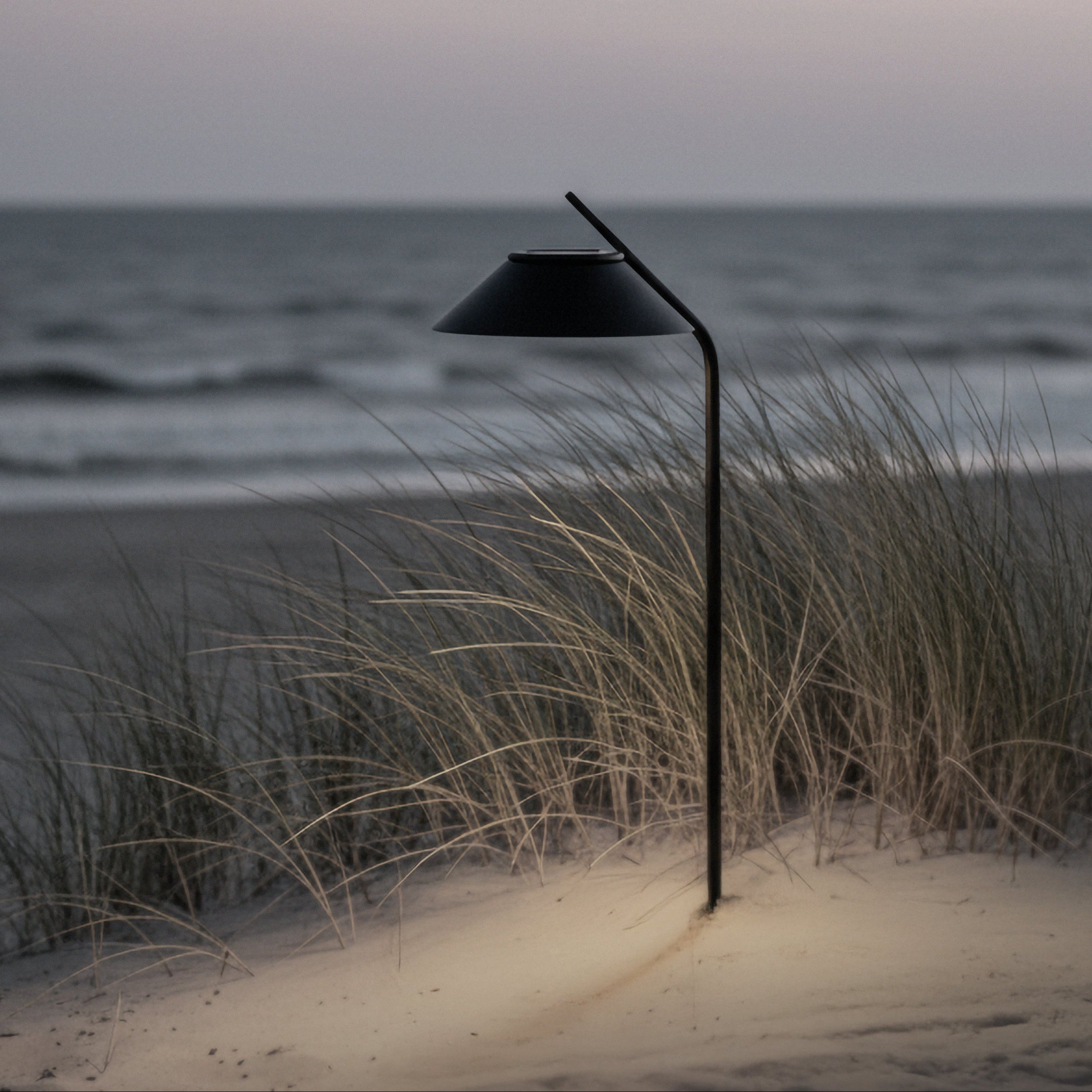 Vinkel Outdoor Lamp - Large, Black