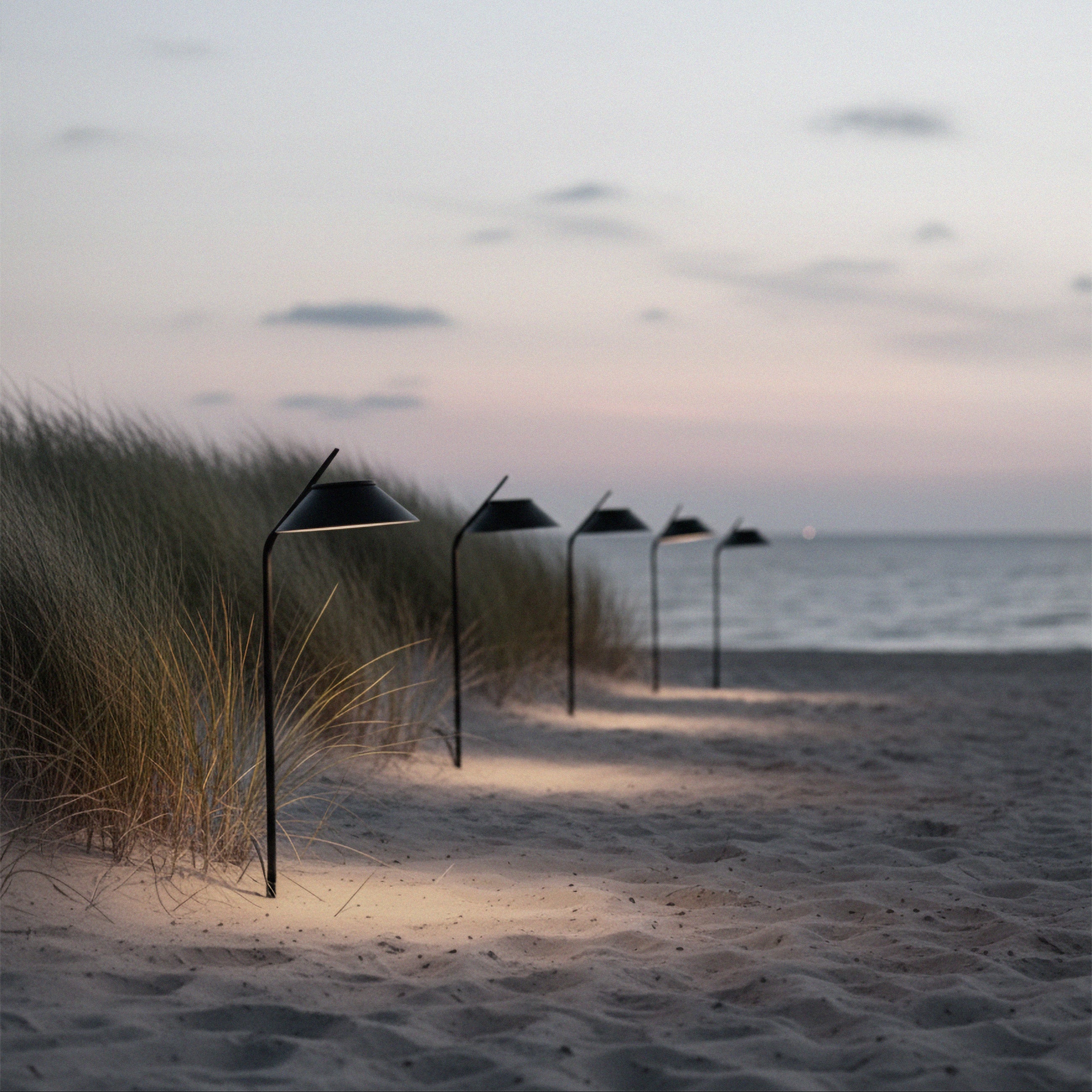 Vinkel Outdoor Lamp - Large, Black