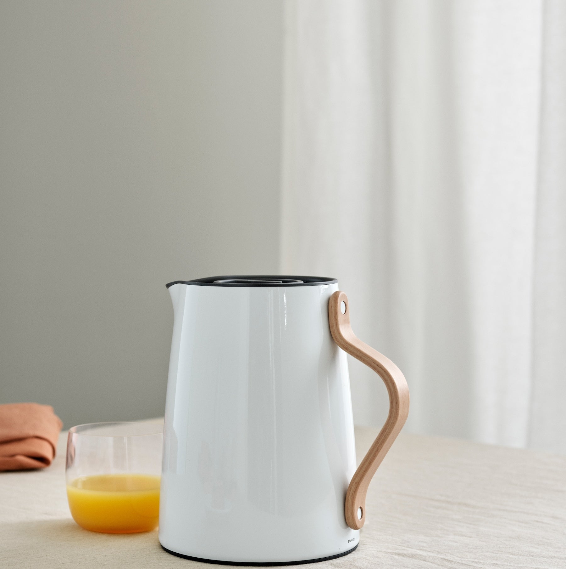 Emma vacuum jug with tea brewer - 1 L - light blue