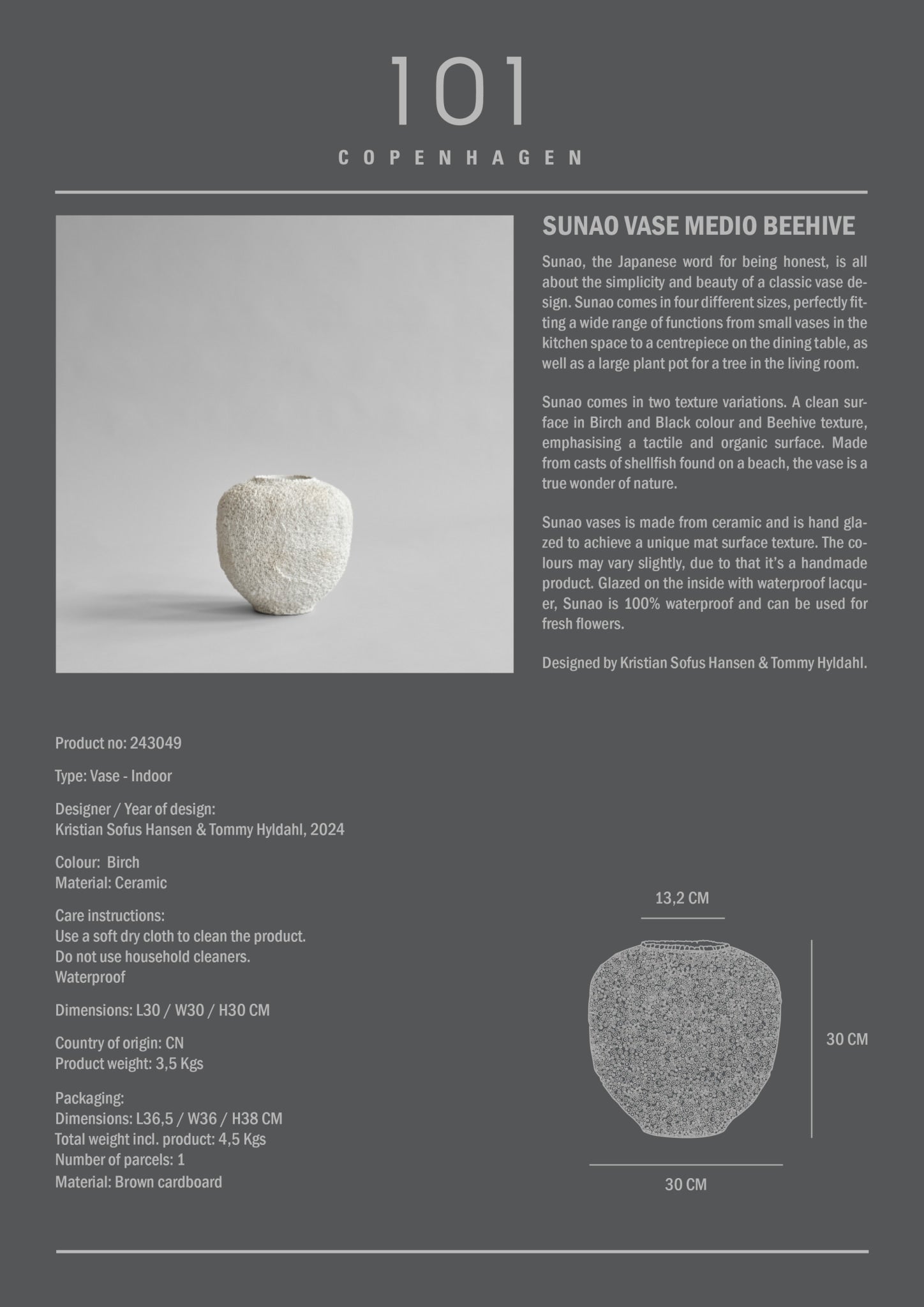 Sunao Vase, Medio - Beehive, Birch Finish