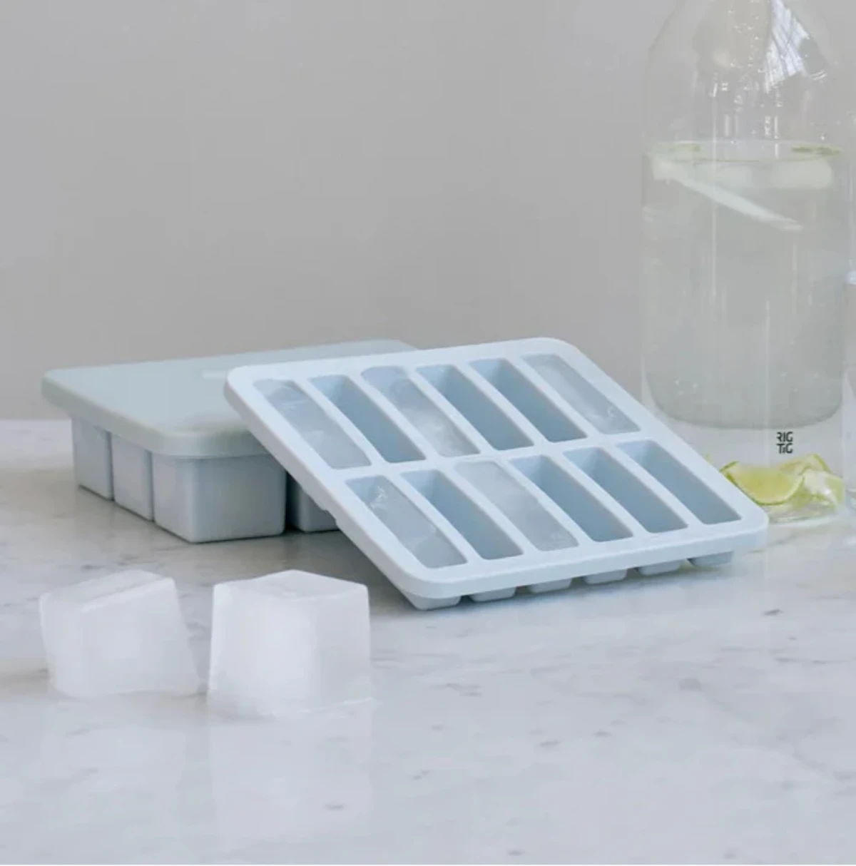 FREEZE-IT ice cube tray with lid small, light blue