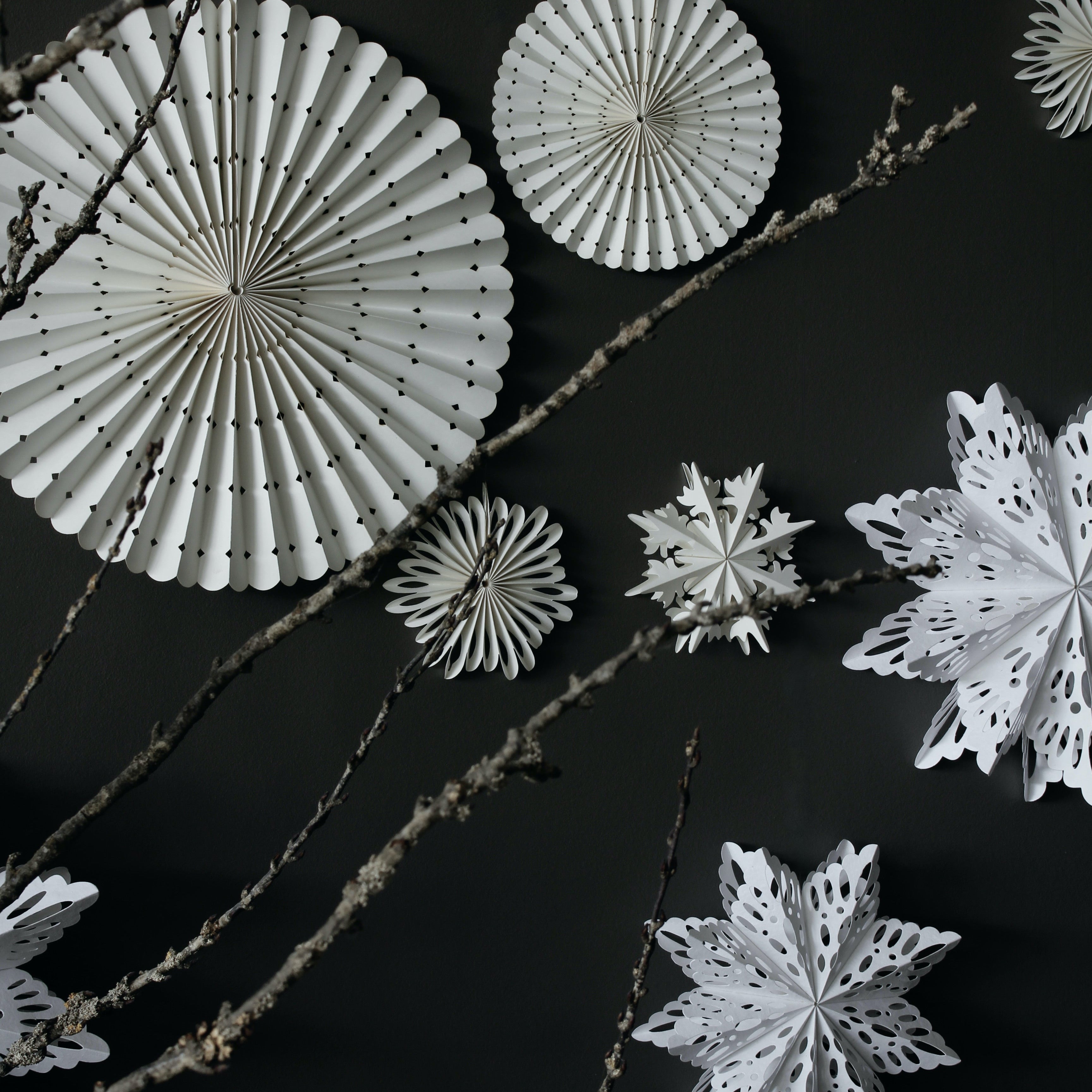 Holiday Ornament - Sustain Folding Snowflake Pointy, White (Box of 6)