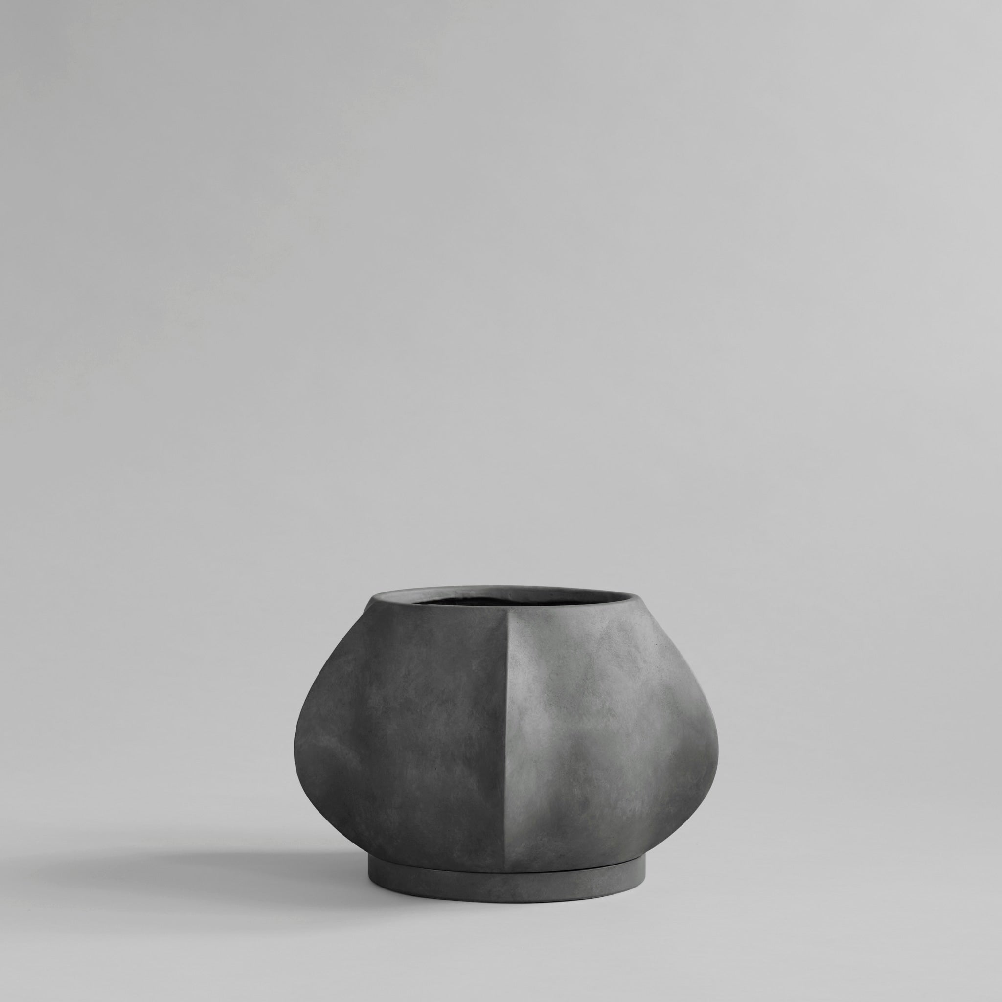 Arket Plant Pot, Medio - Dark Grey