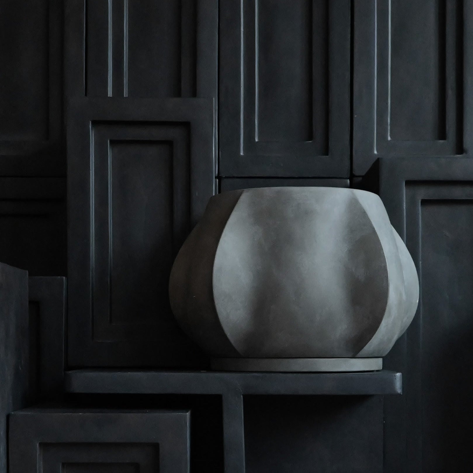 Arket Plant Pot, Medio - Dark Grey