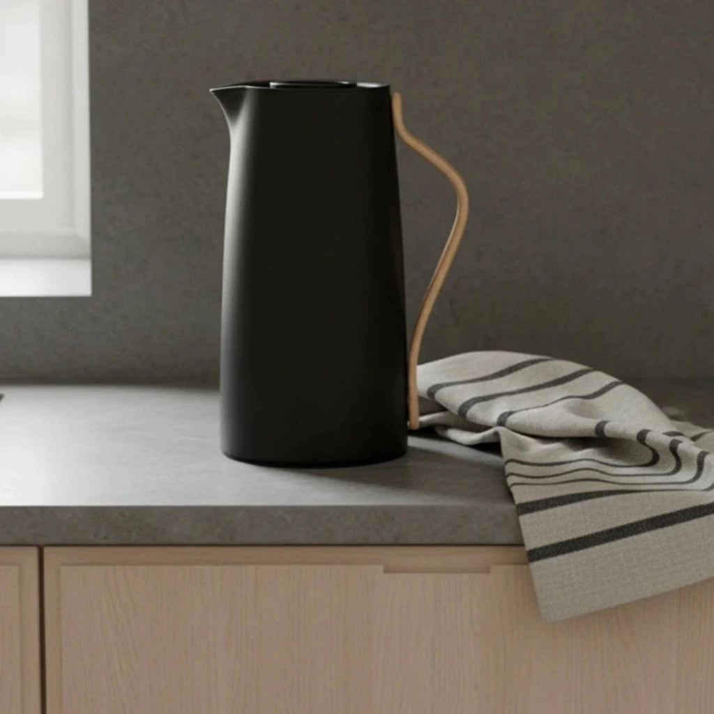 Emma vacuum jug, coffee 1.2L - Soft black