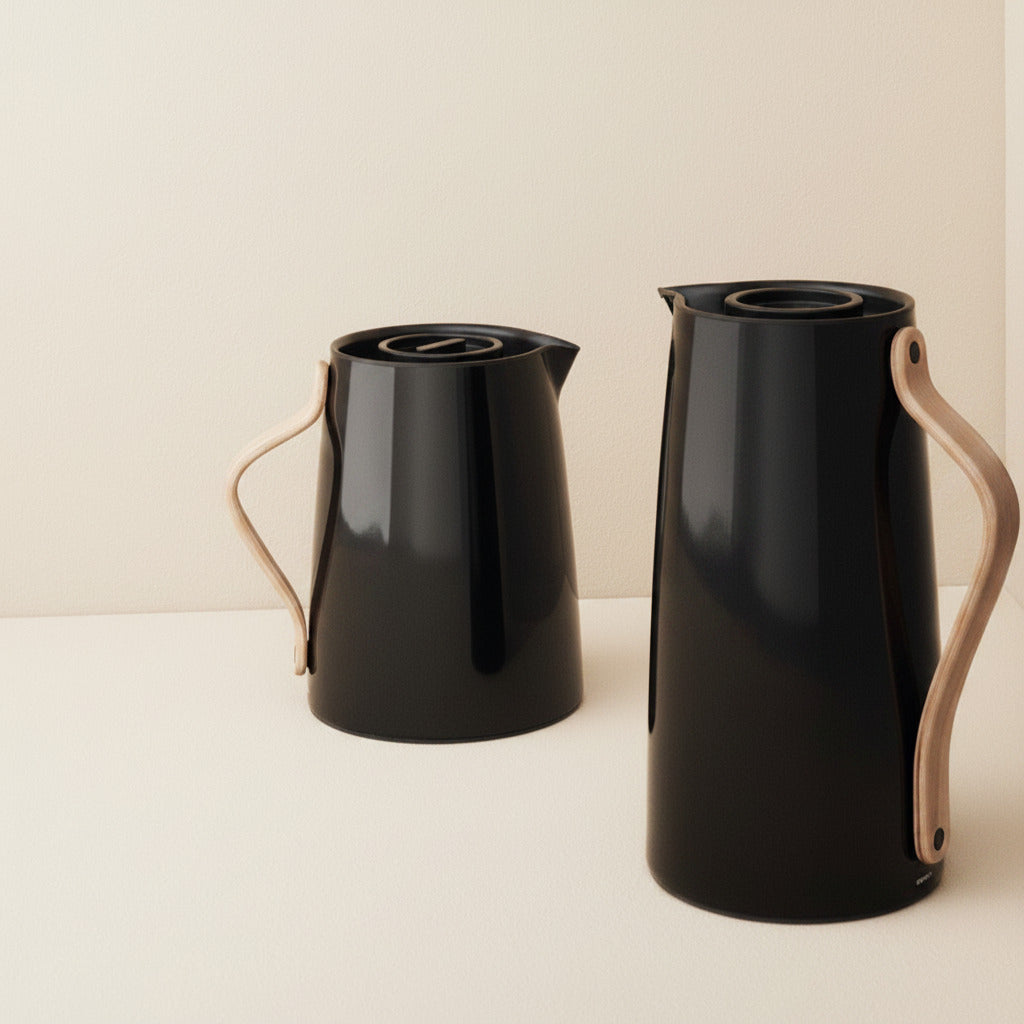 Emma vacuum jug with tea brewer - 1 L - black