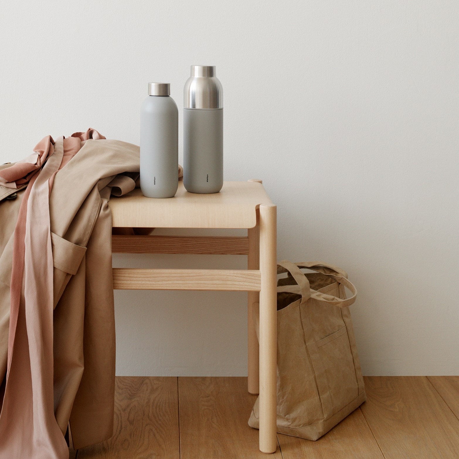 Keep Cool vacuum insulated bottle, light grey