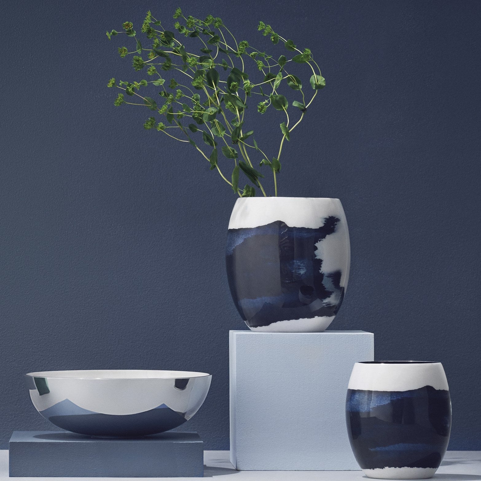 Stockholm vase H 8.35 in aquatic